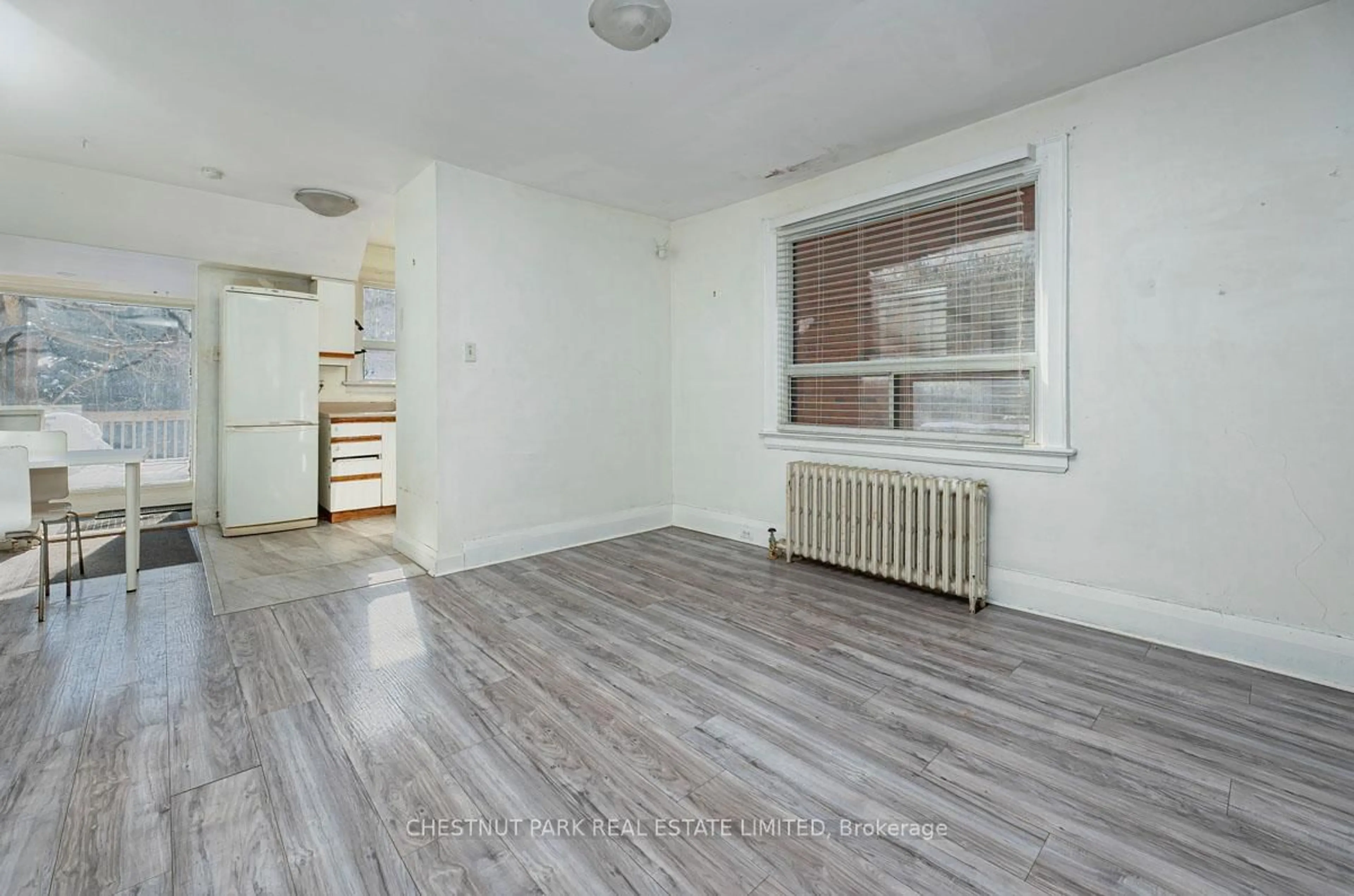 A pic of a room for 265 Broadway Ave, Toronto Ontario M4P 1W1