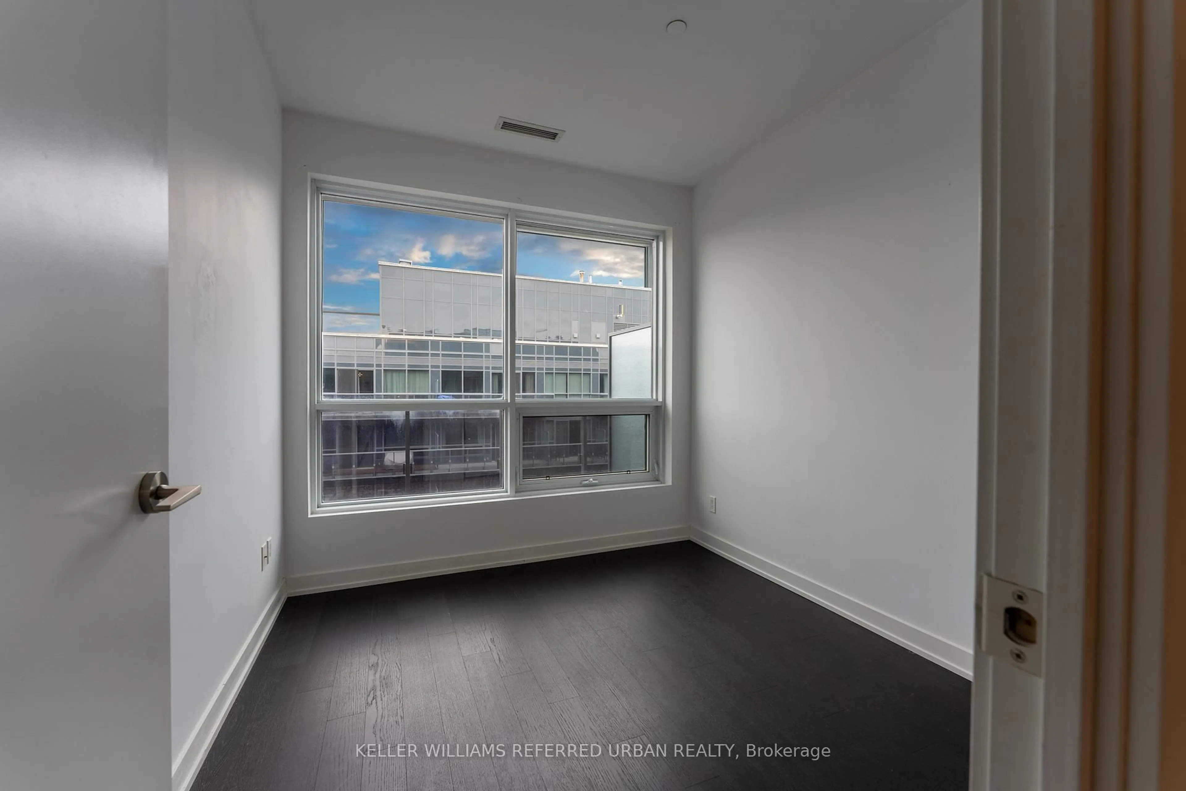 A pic of a room for 1030 King St #Ph17, Toronto Ontario M6K 3N3