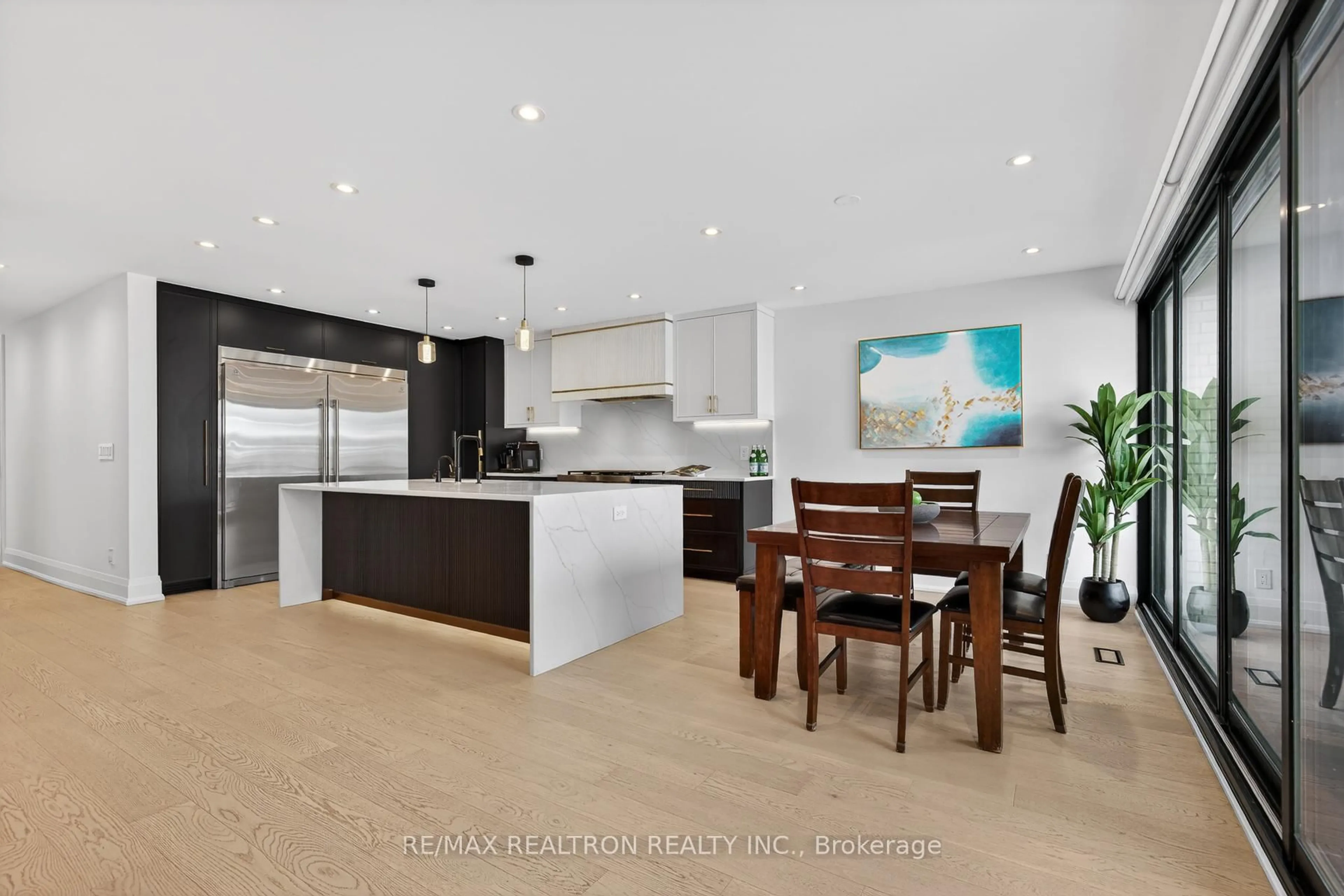 Open concept kitchen, unknown for 6 Carscadden Dr, Toronto Ontario M2R 2A7