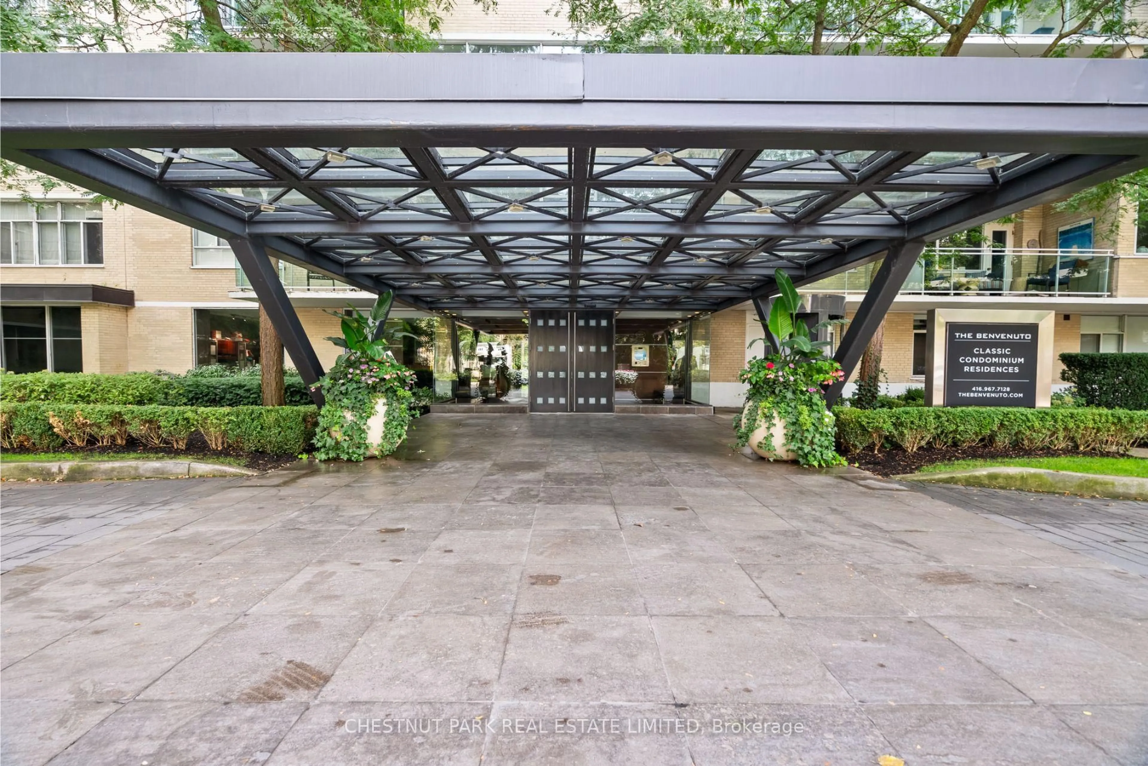 Unknown for 1 Benvenuto Pl #720, Toronto Ontario M4V 2L1