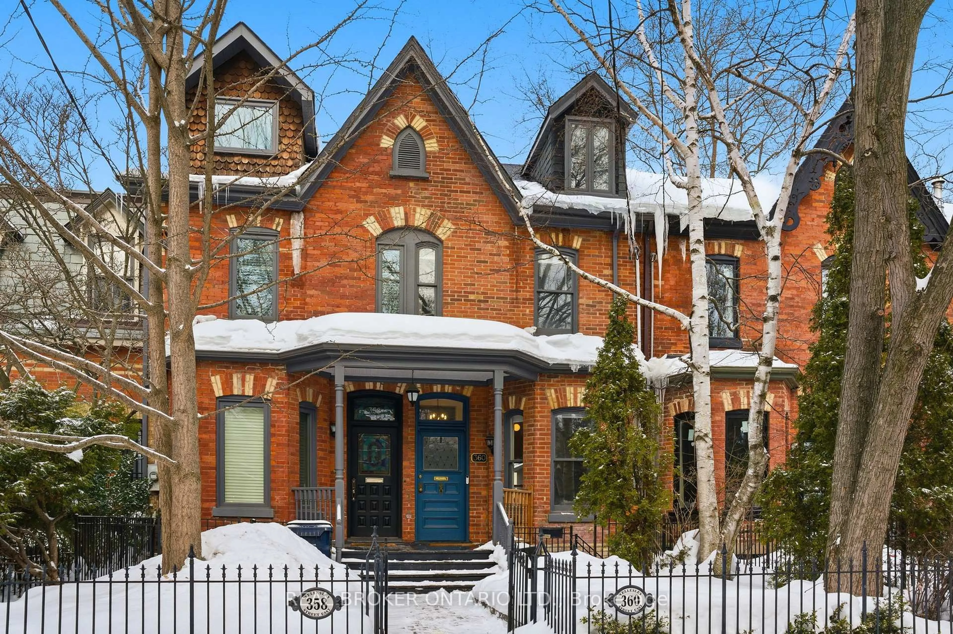 Home with brick exterior material, street for 360 Wellesley St, Toronto Ontario M4X 1H4