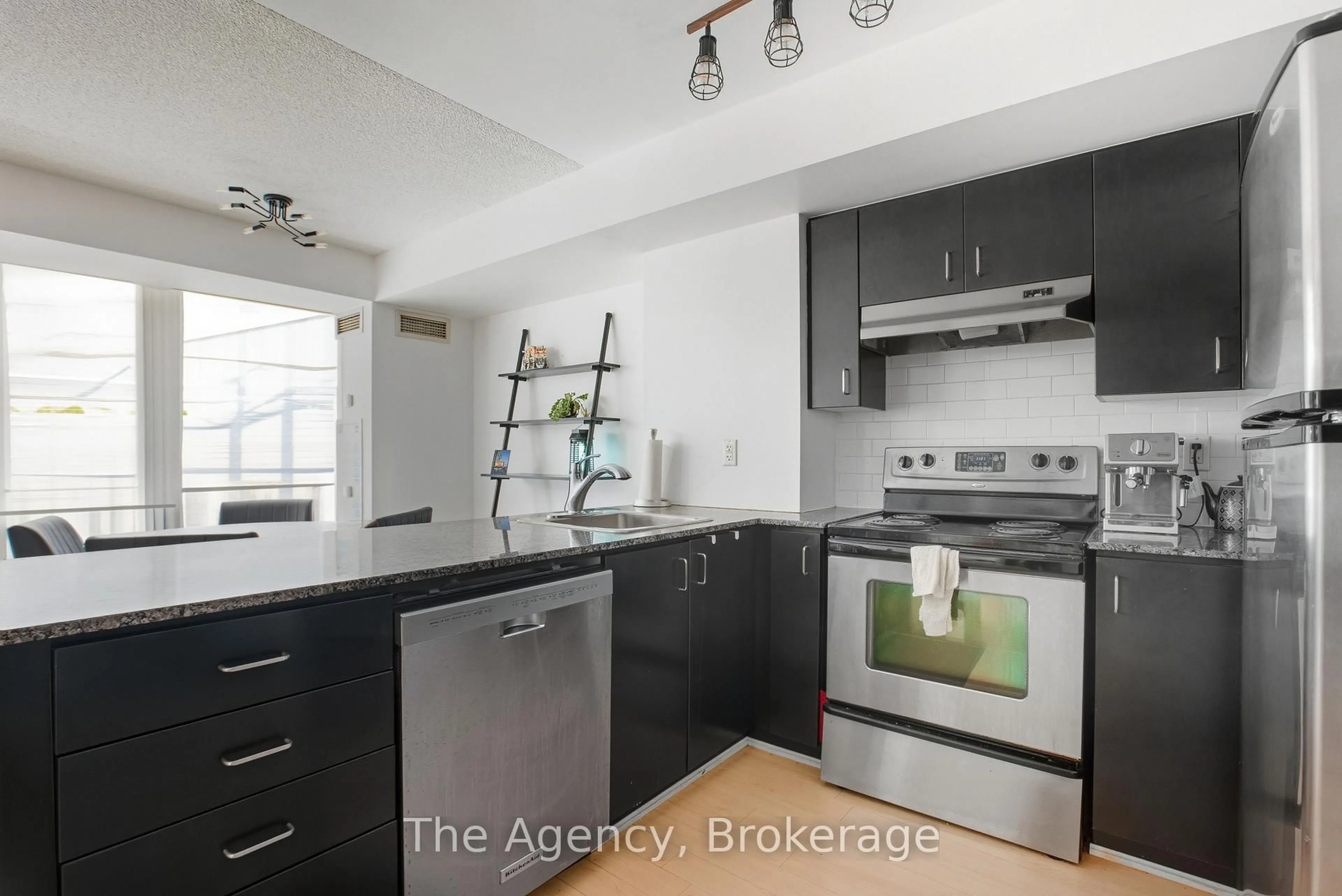 Standard kitchen, unknown for 76 Shuter St #210, Toronto Ontario M5B 1B4