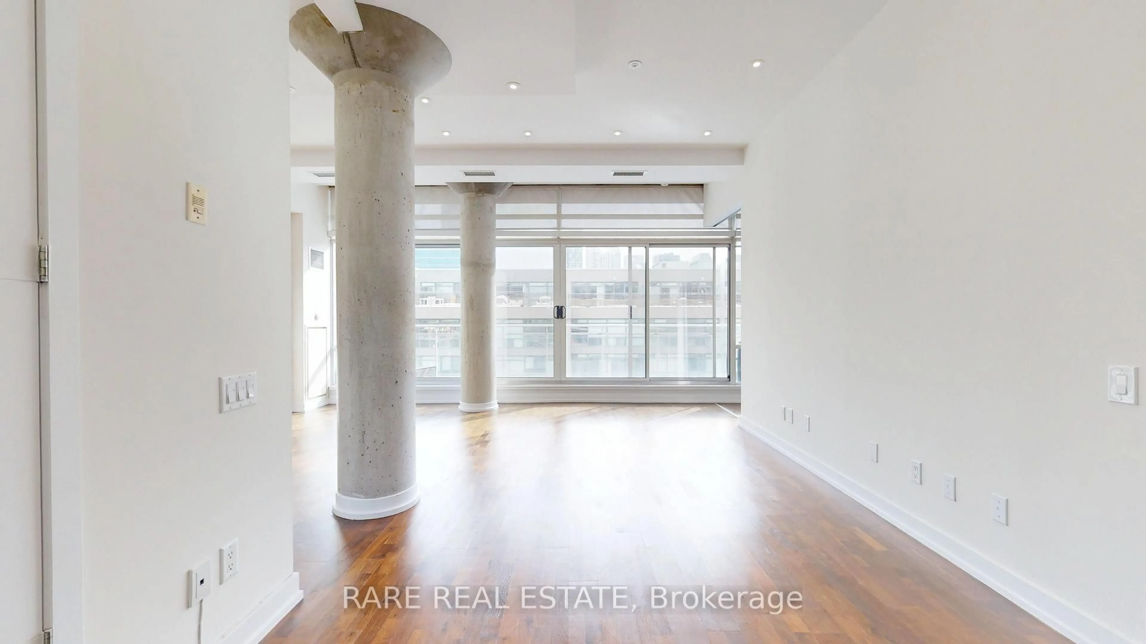 Indoor foyer for 66 Portland St #802, Toronto Ontario M5V 2M6