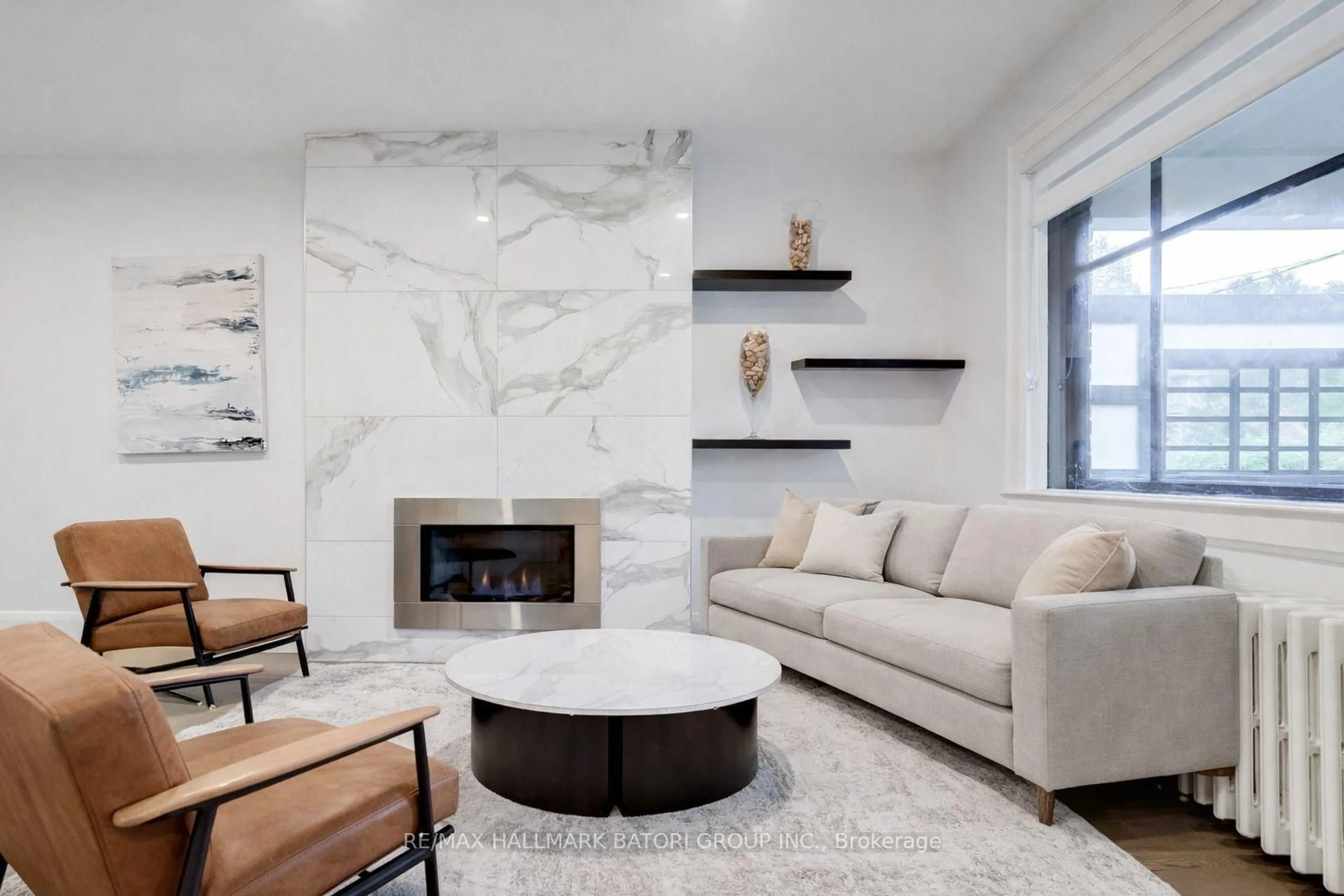 Living room with furniture, unknown for 119 Bedford Park Ave, Toronto Ontario M5M 1J2