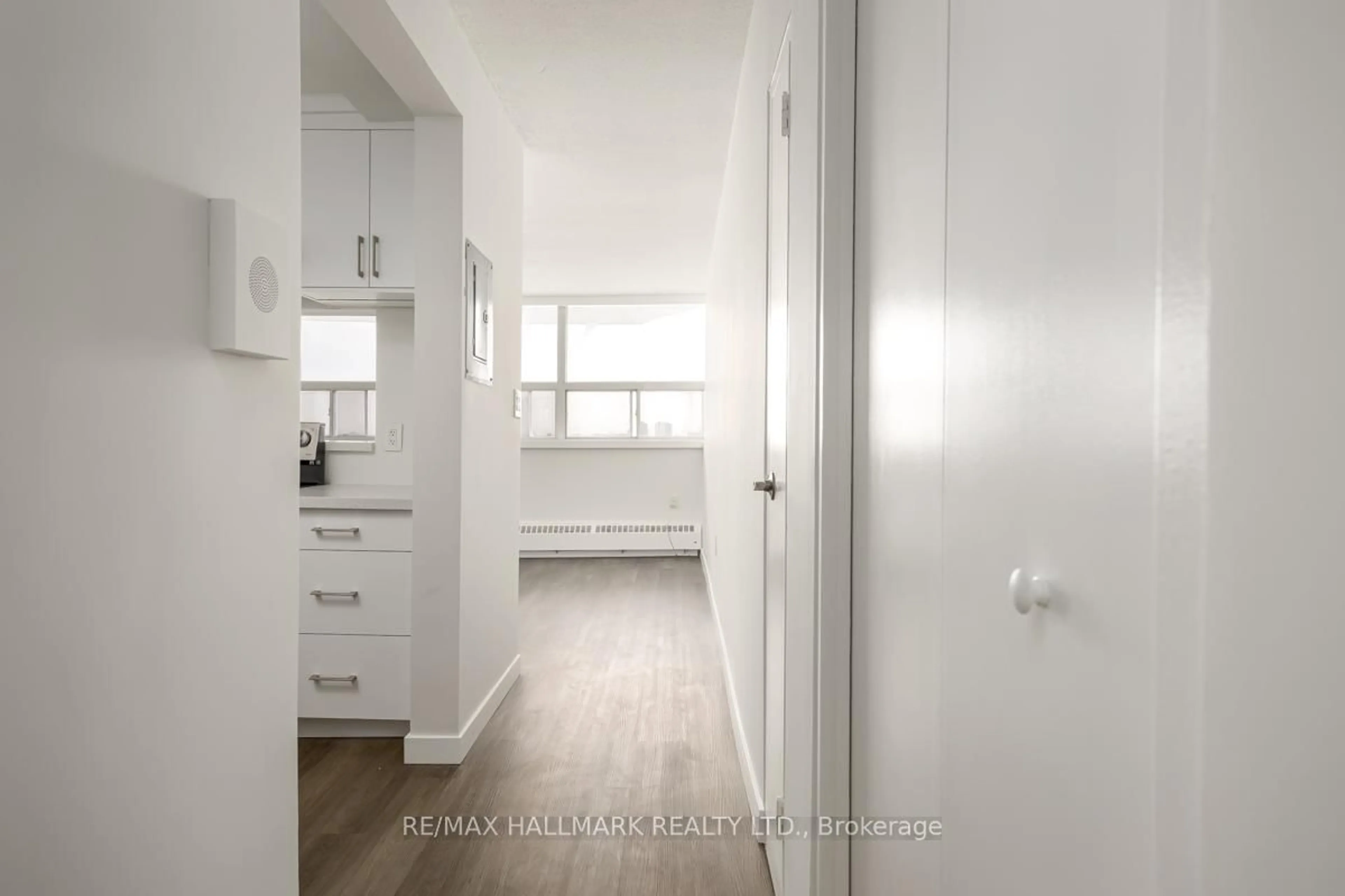 A pic of a room for 5949 Yonge St #1105, Toronto Ontario M2M 3V8