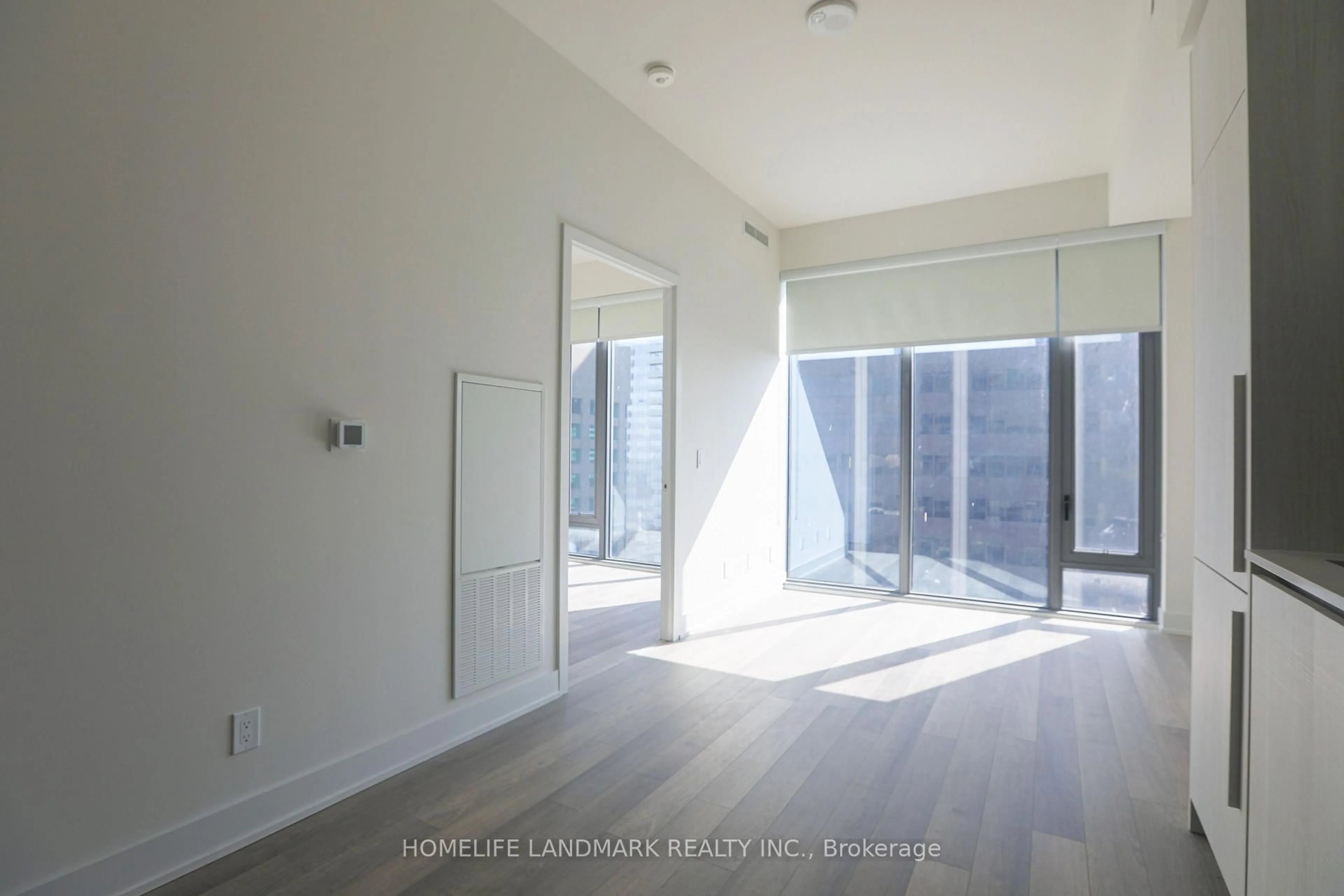 A pic of a room for 8 Cumberland St #3804, Toronto Ontario M4W 0B6