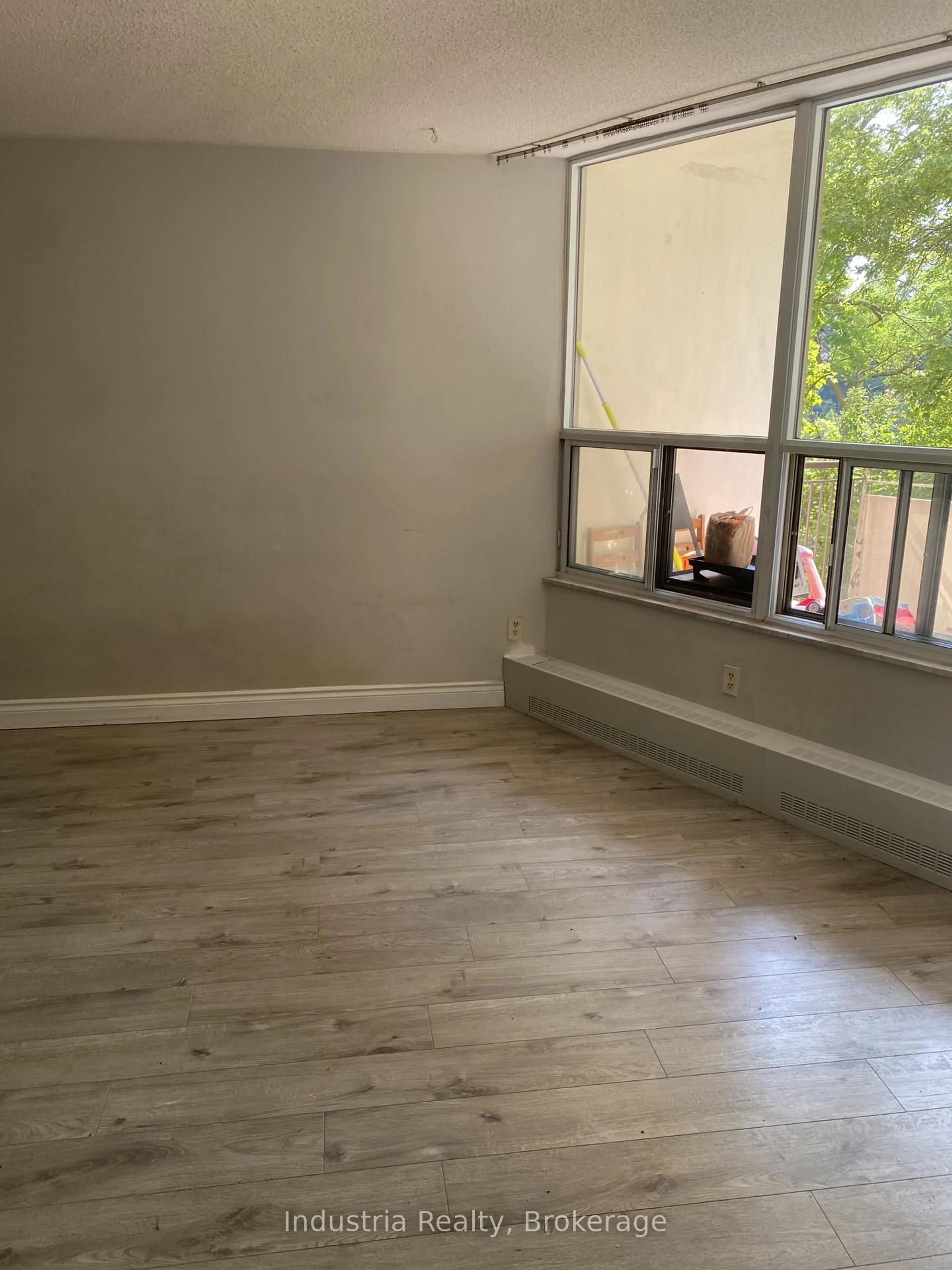 A pic of a room for 60 Pavane Linkway Blvd #R2-2, Toronto Ontario M3C 1A1