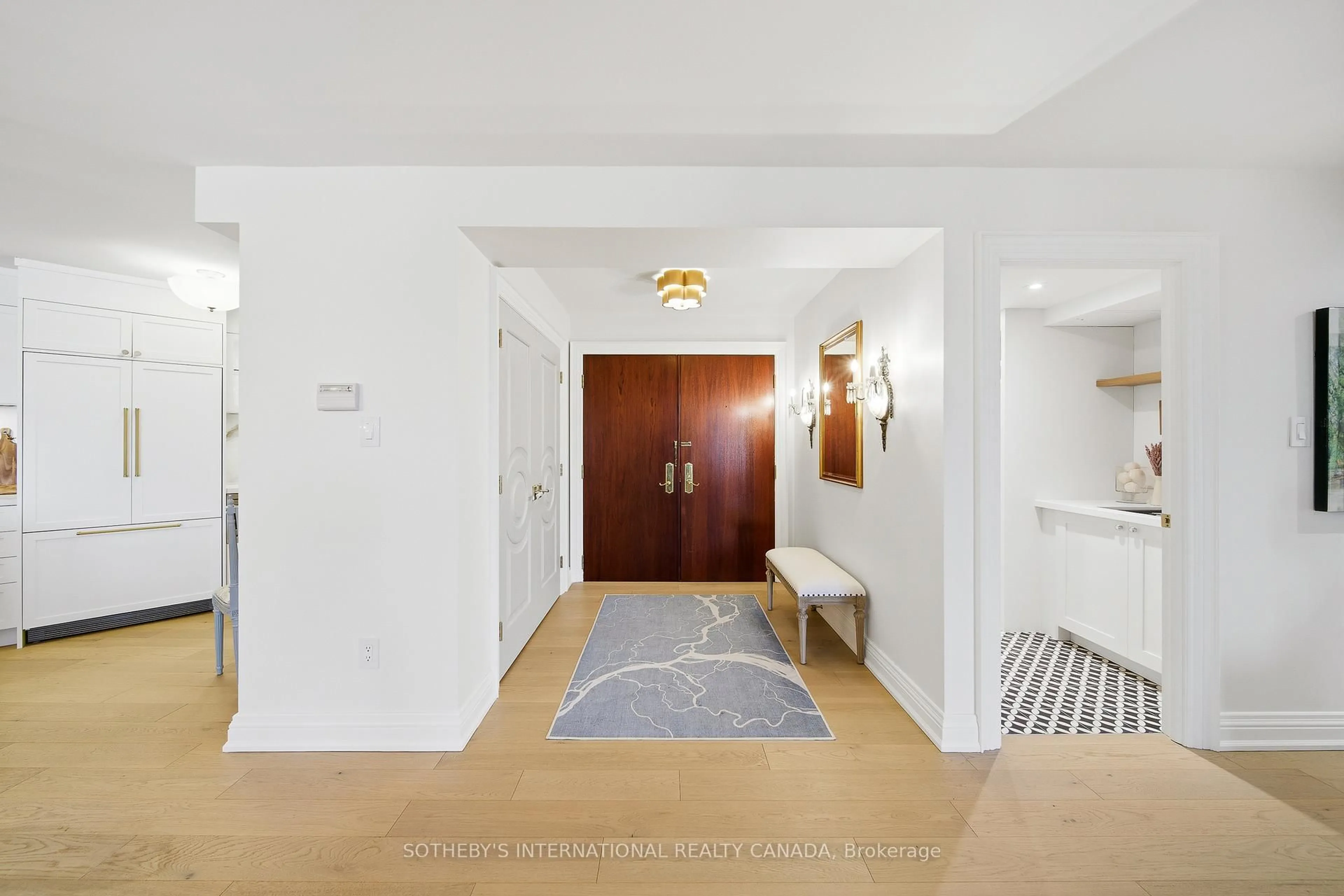 Indoor entryway for 215 The Donway Way #517, Toronto Ontario M3B 3P5