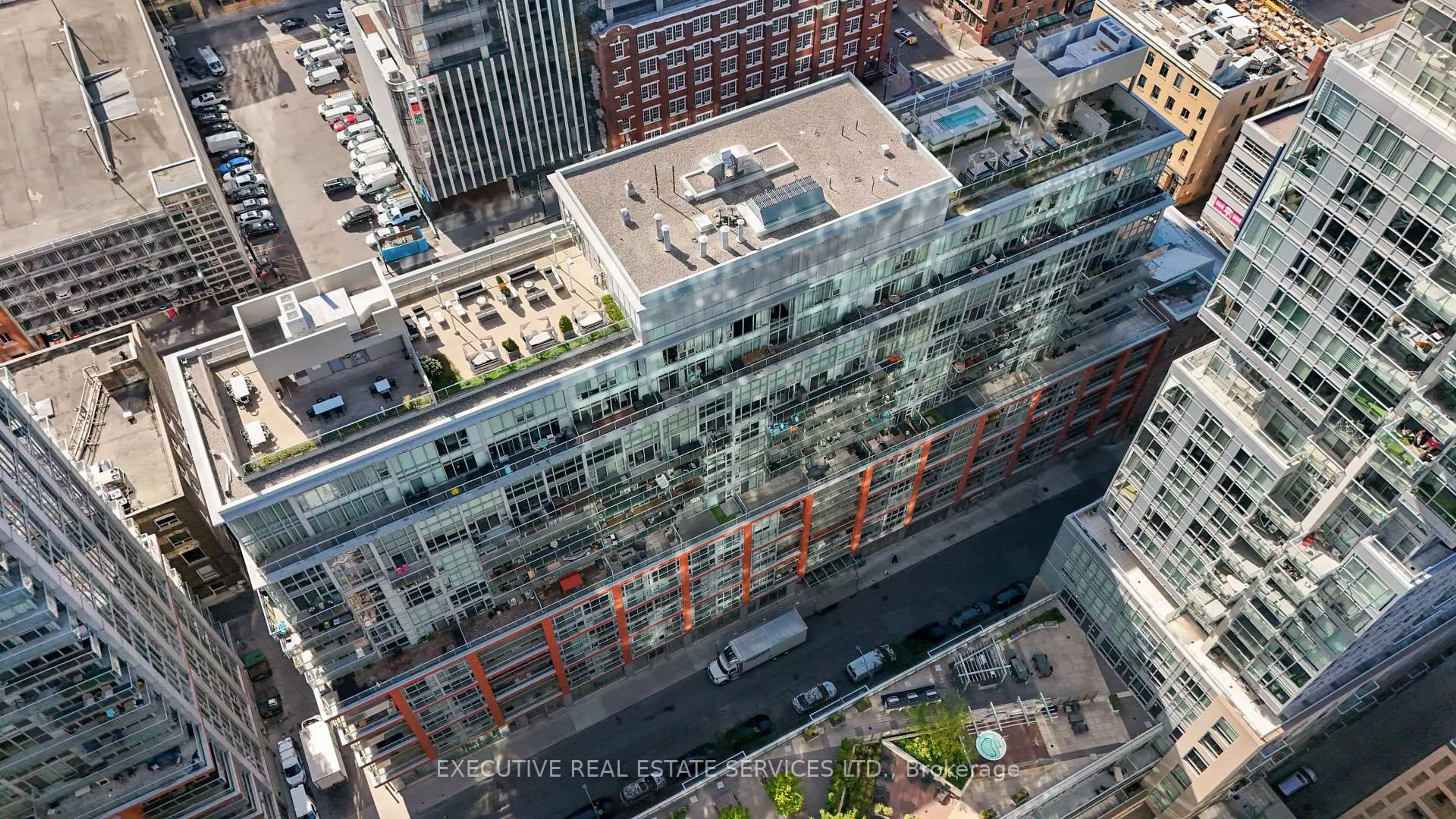 A pic from outside/outdoor area/front of a property/back of a property/a pic from drone, city buildings view from balcony for 21 Nelson St #324, Toronto Ontario M5V 3H9