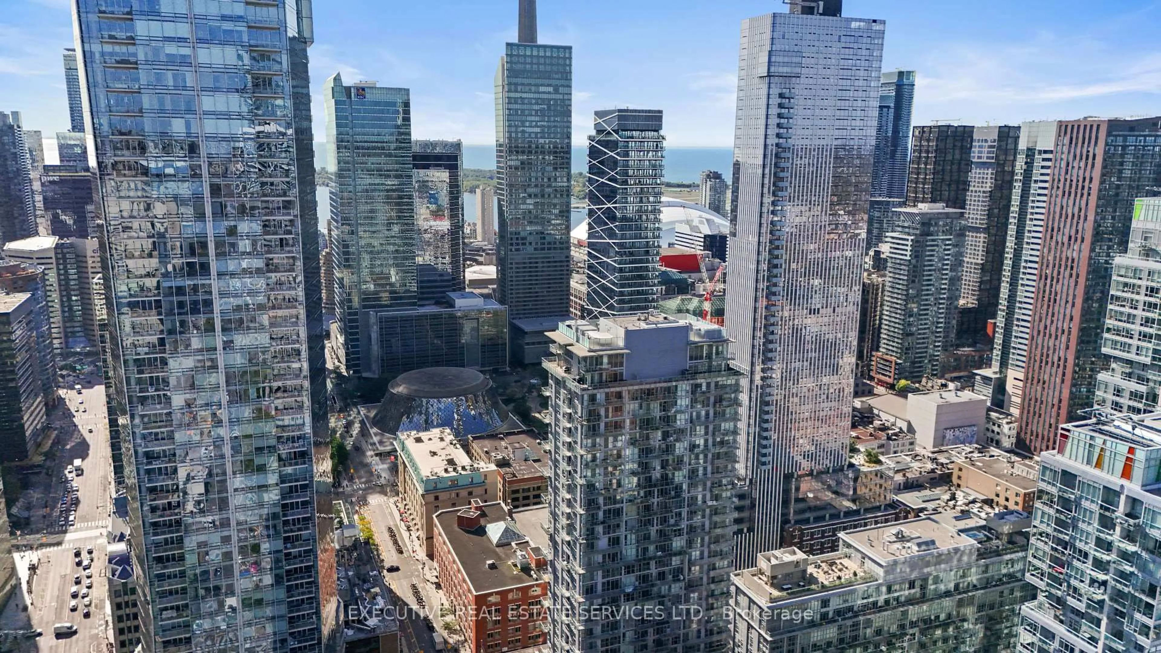 A pic from outside/outdoor area/front of a property/back of a property/a pic from drone, city buildings view from balcony for 21 Nelson St #324, Toronto Ontario M5V 3H9