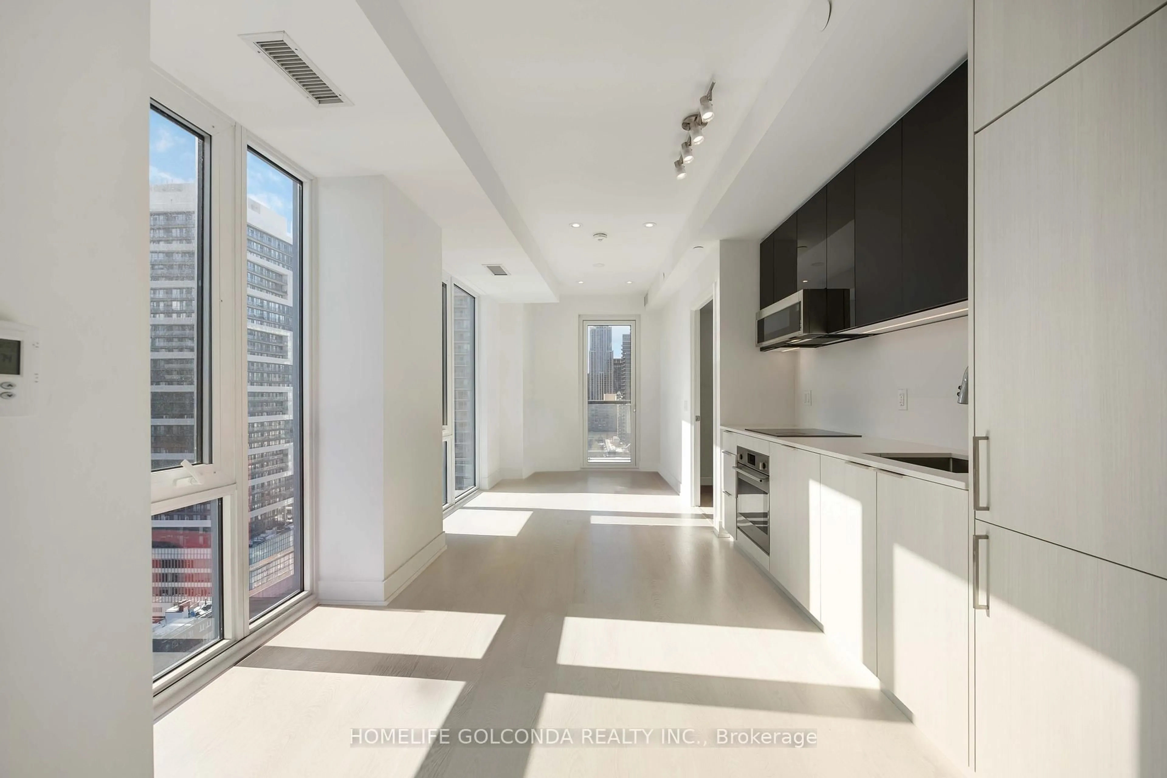 Unknown for 308 Jarvis St #1803, Toronto Ontario M5B 0E3