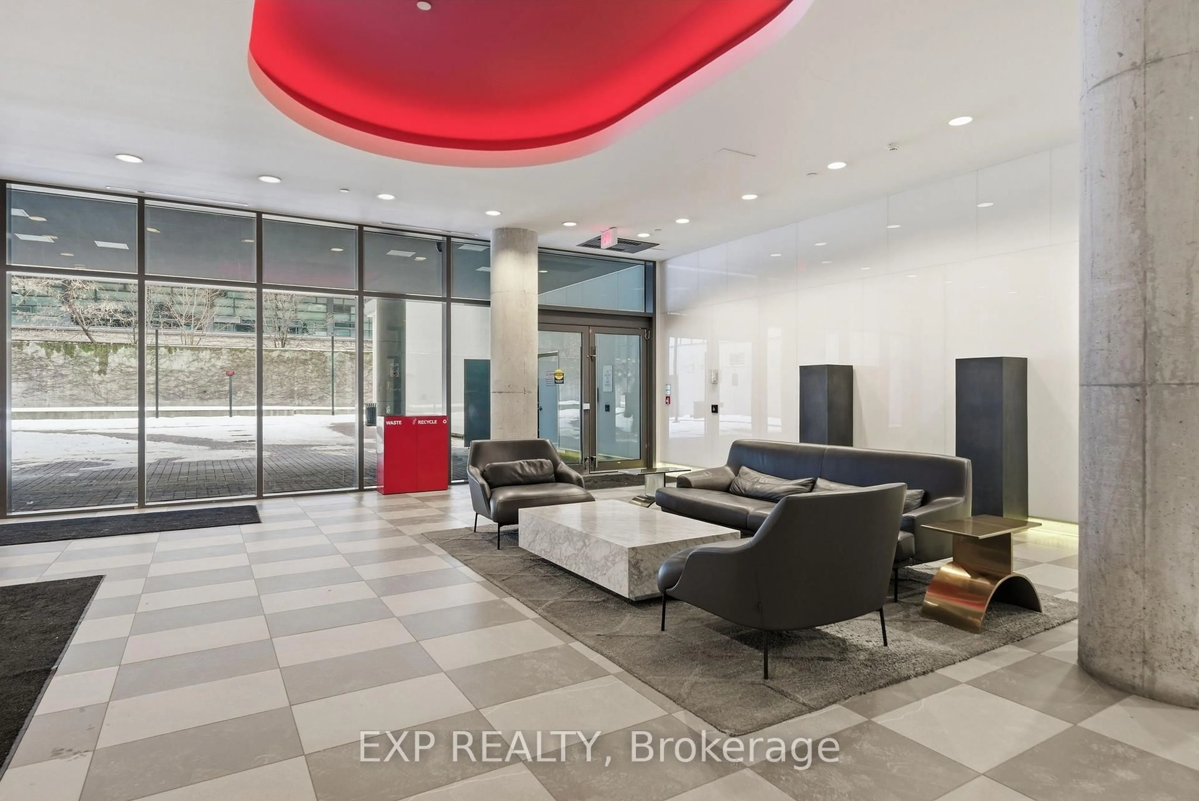 Lobby for 560 King St #213, Toronto Ontario M5V 0L6