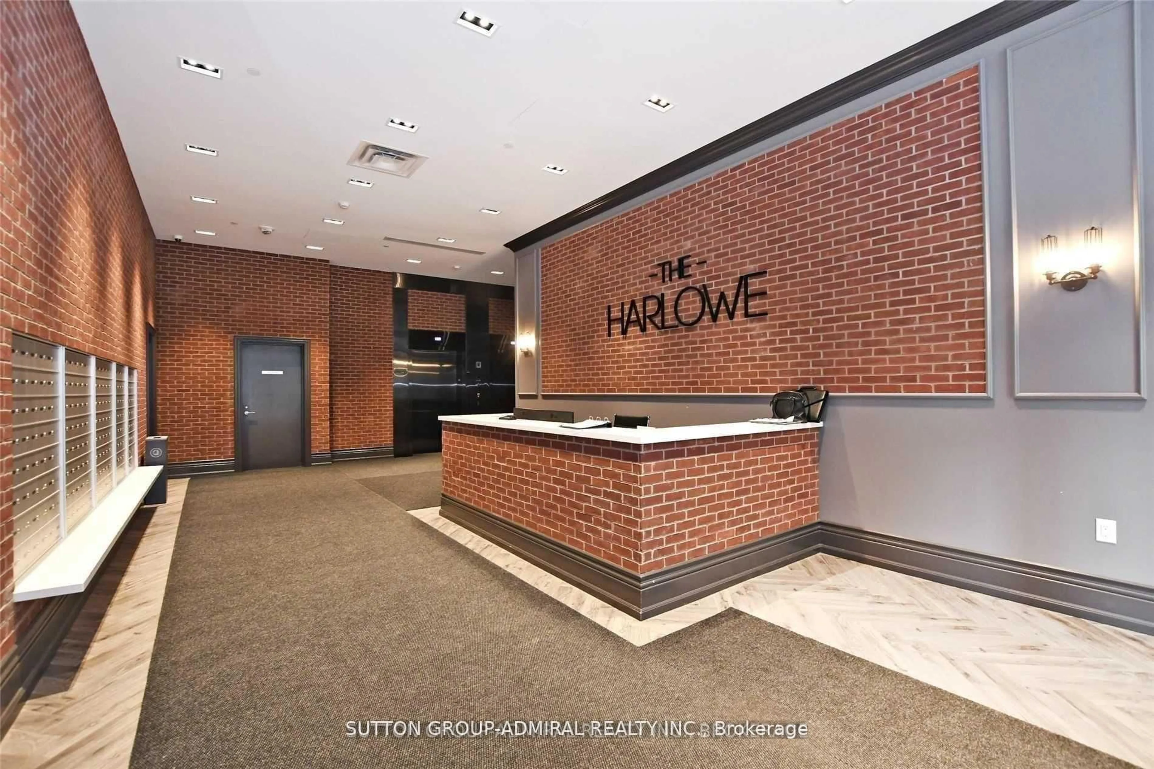 Indoor foyer for 608 Richmond St #1010, Toronto Ontario M5V 1Y9