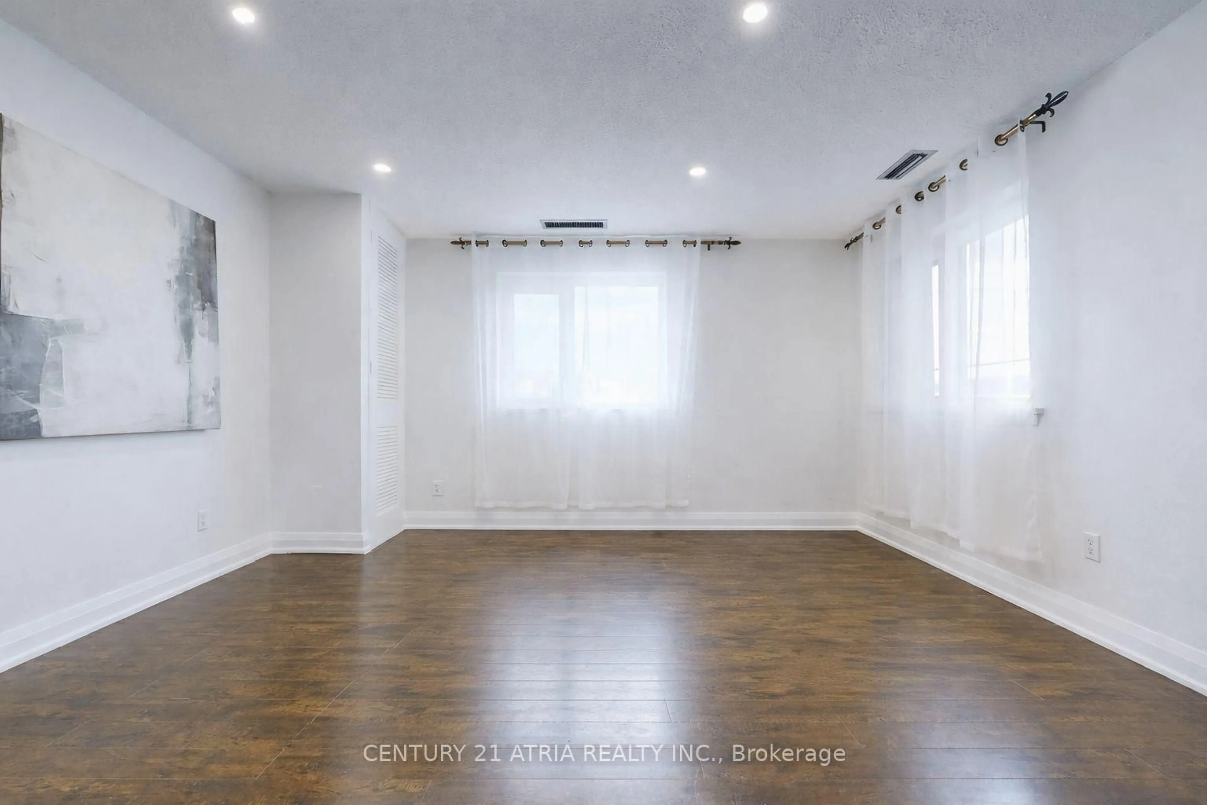 A pic of a room for 4005 Don Mills Rd #340, Toronto Ontario M2H 3J9