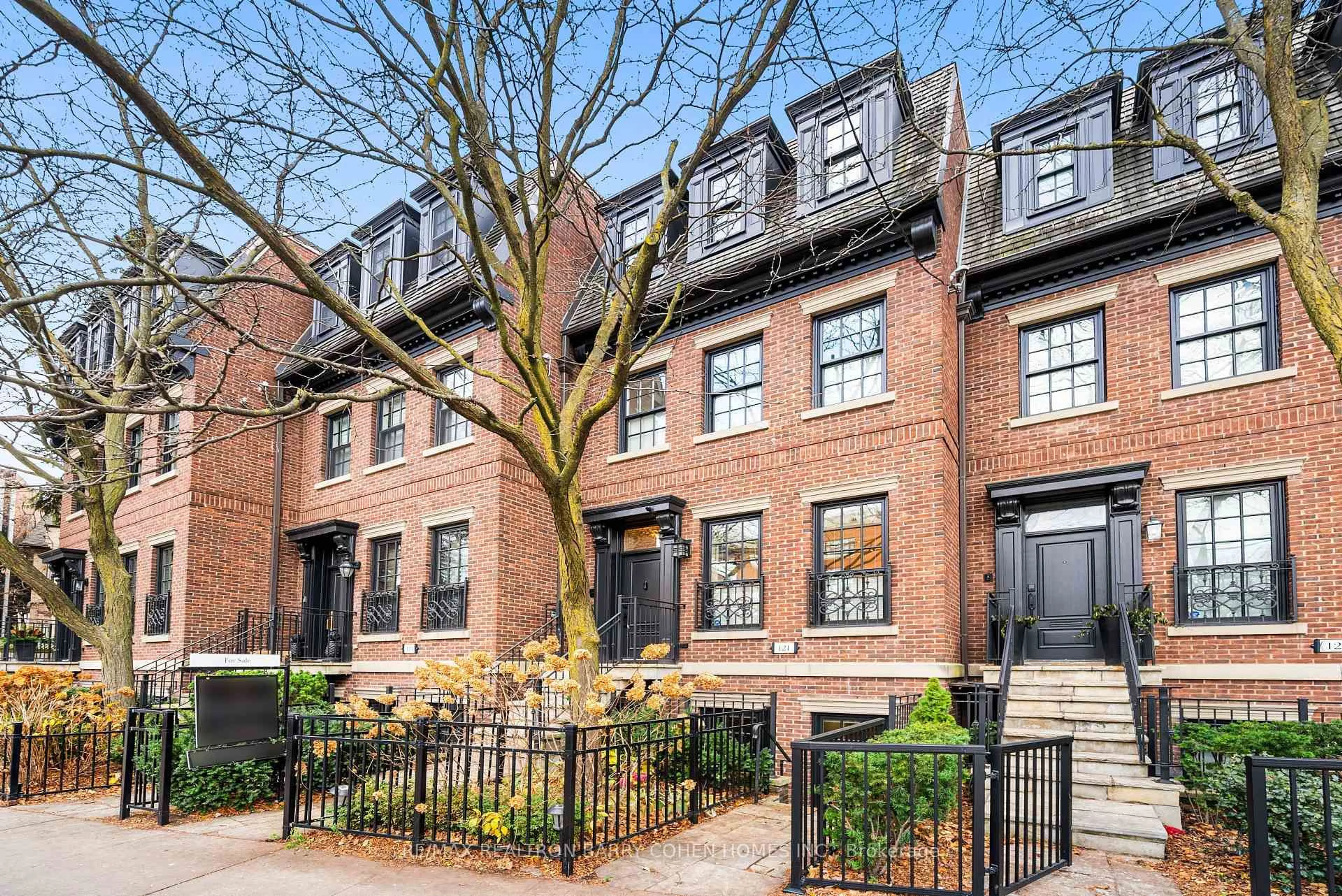 Home with brick exterior material, street for 121 Davenport Rd, Toronto Ontario M5R 1H8