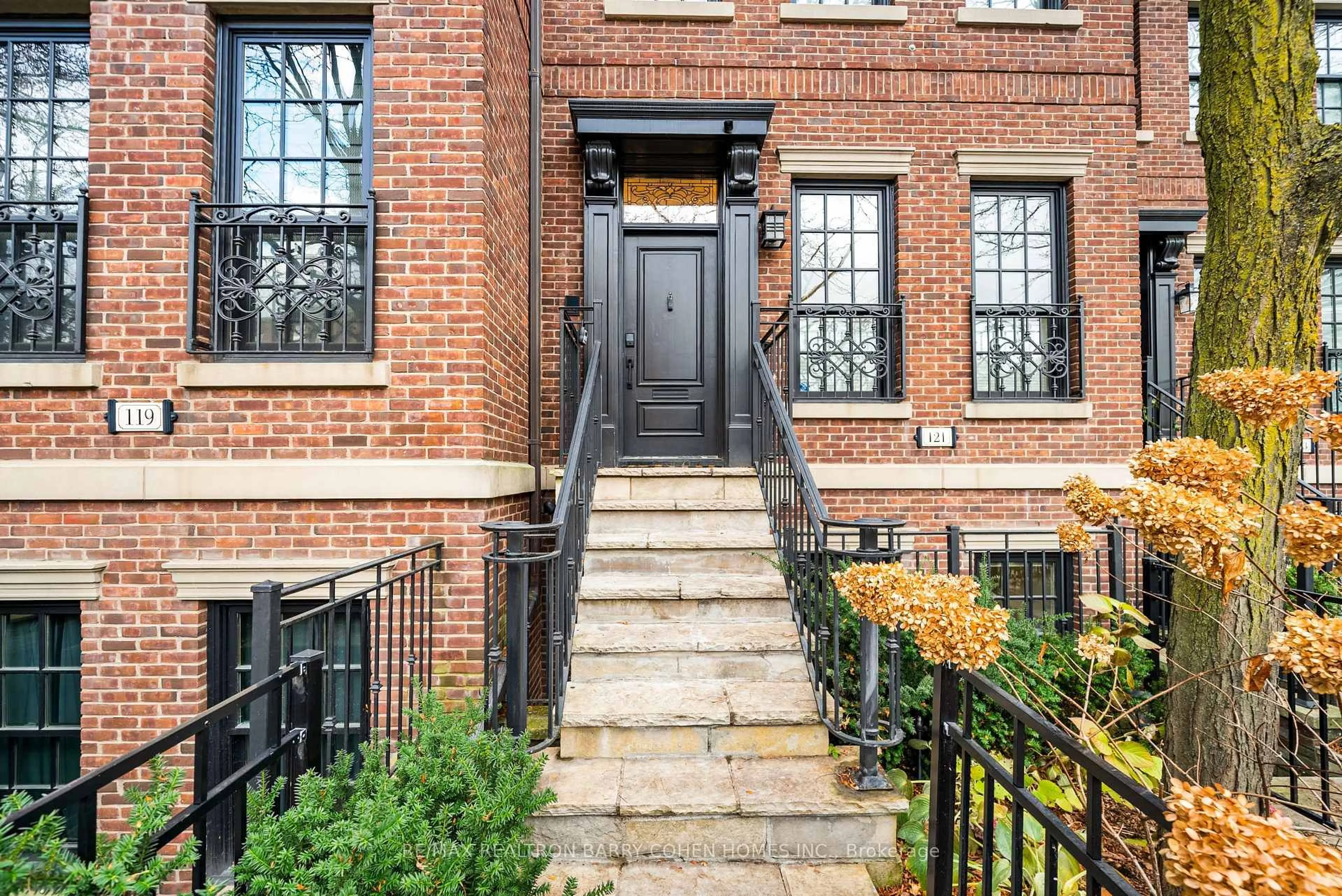 Home with brick exterior material, street for 121 Davenport Rd, Toronto Ontario M5R 1H8