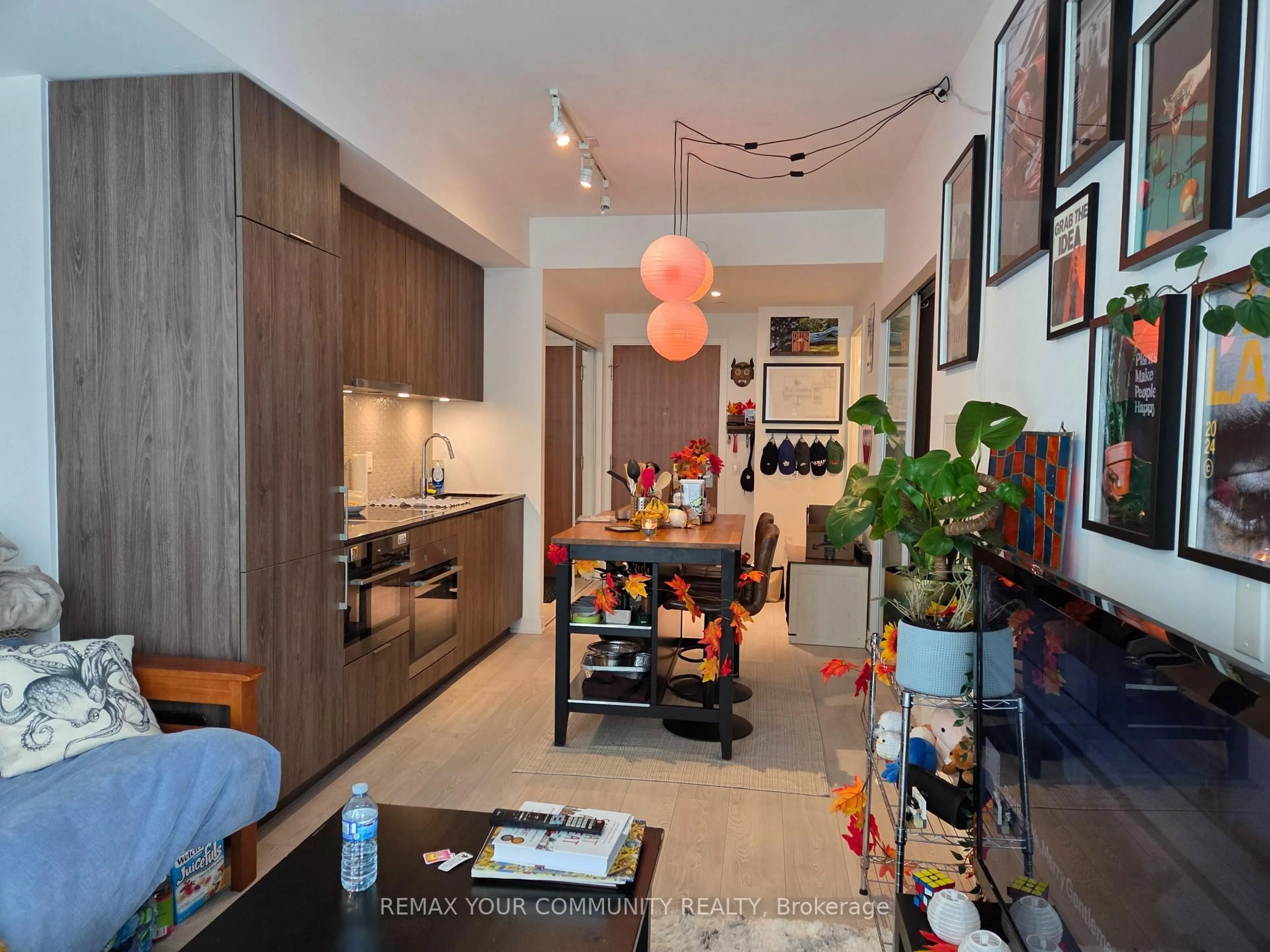 Unknown for 15 Queens Quay #408, Toronto Ontario M5E 0C5