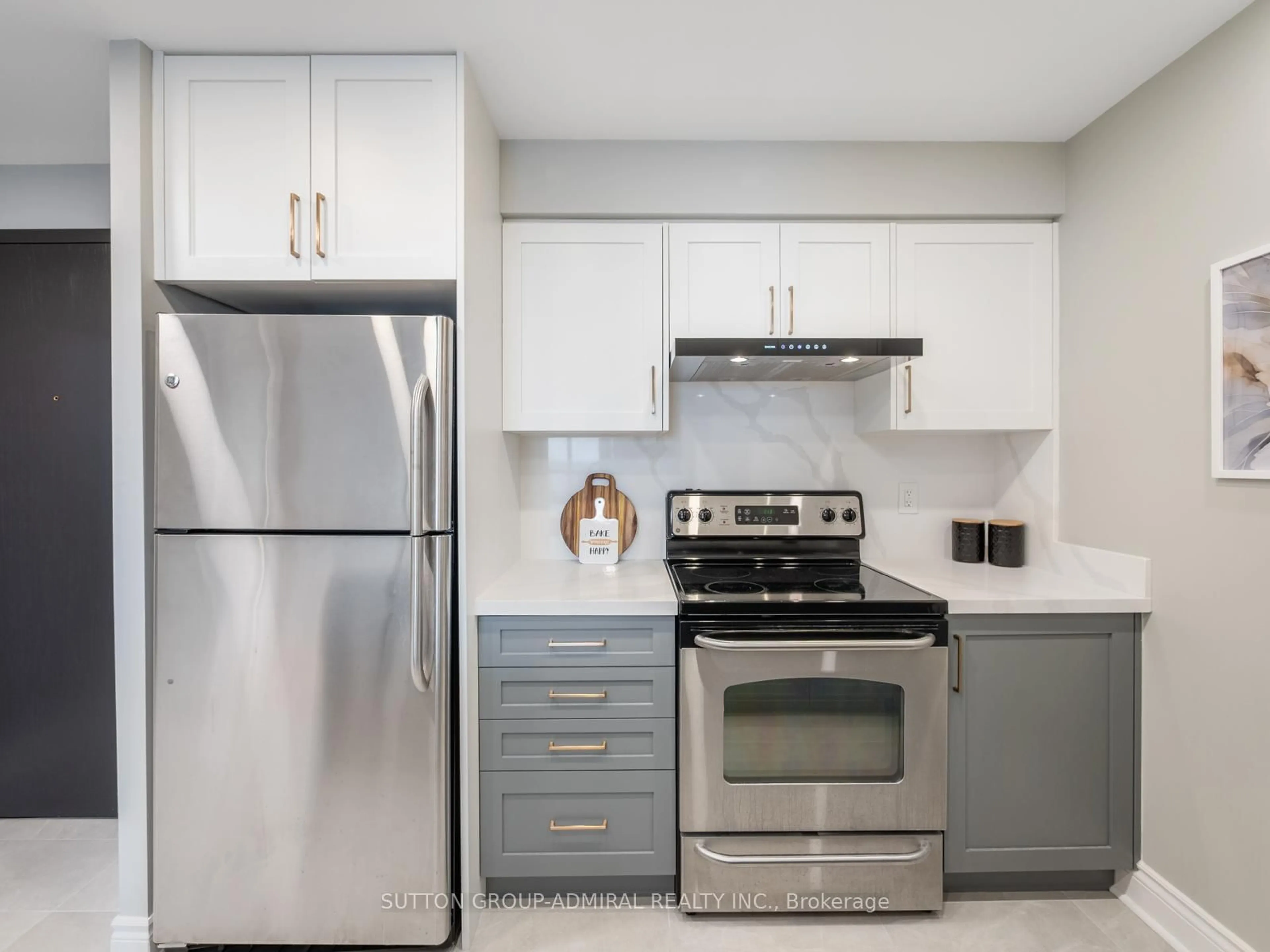 Standard kitchen, unknown for 2 Clairtrell Rd #1206, Toronto Ontario M2N 7H5