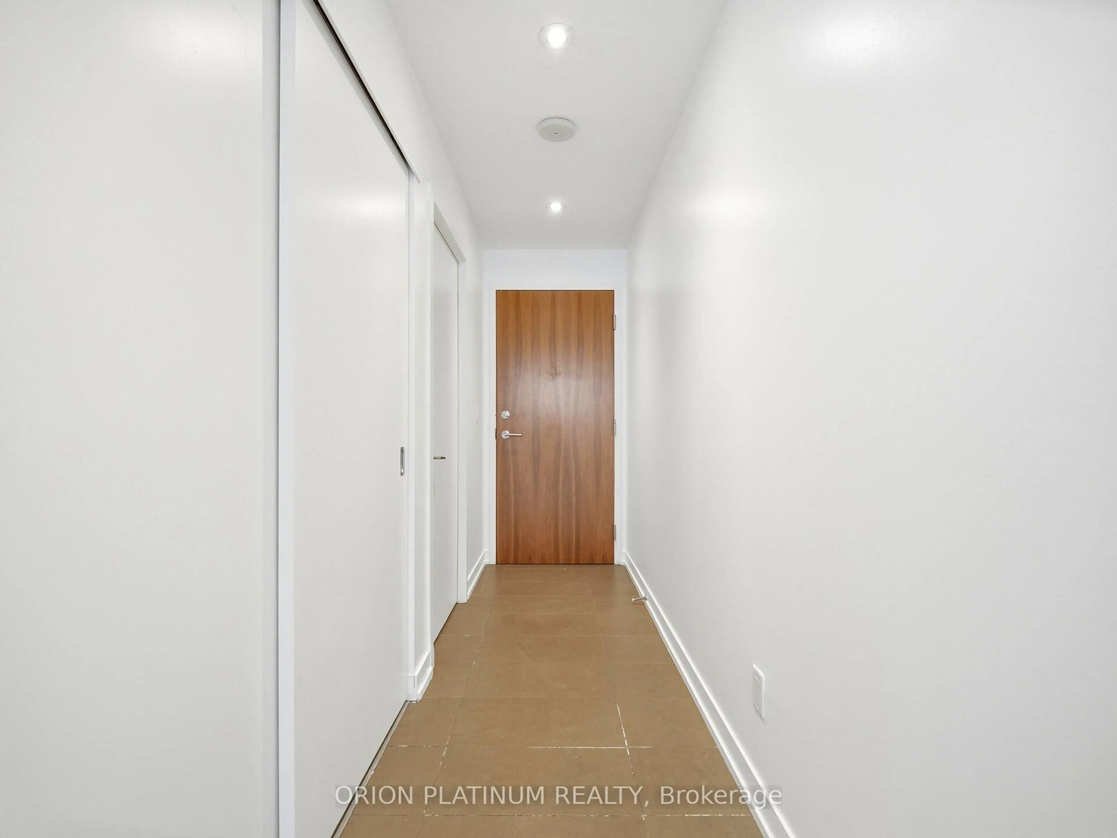 Indoor foyer for 170 Fort York Blvd #2111, Toronto Ontario M5V 0E6