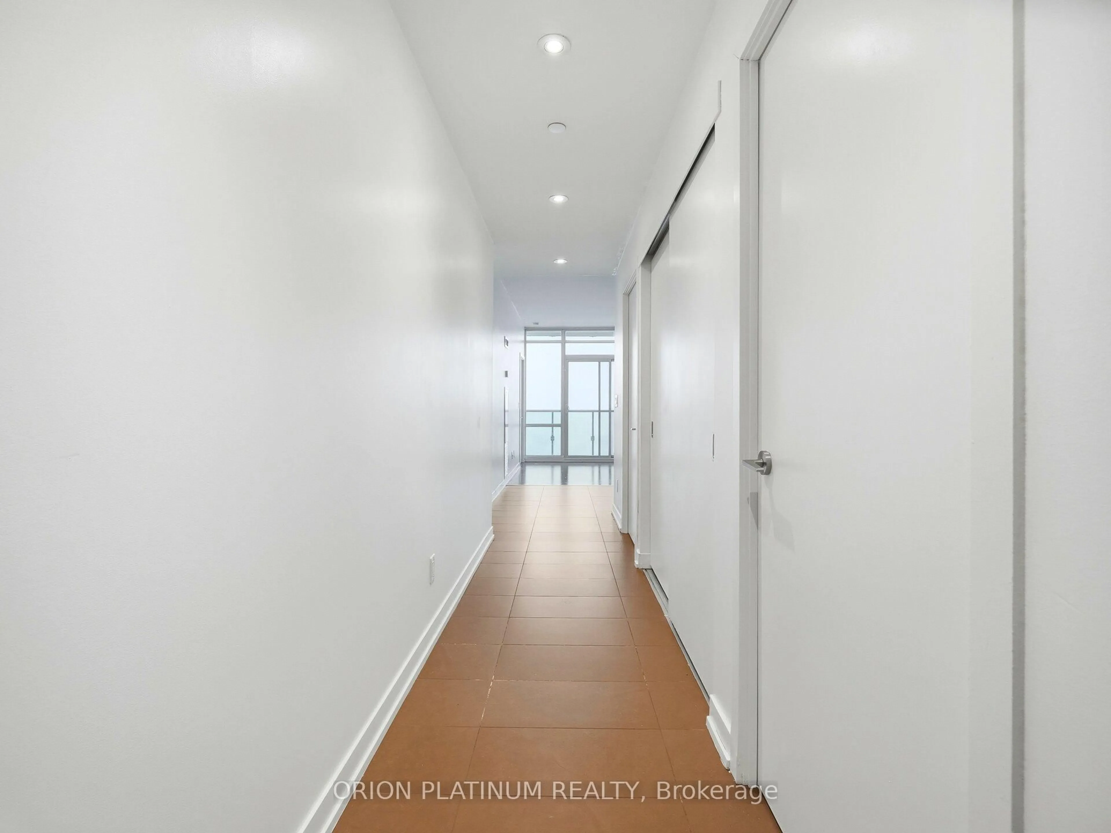 Indoor foyer for 170 Fort York Blvd #2111, Toronto Ontario M5V 0E6