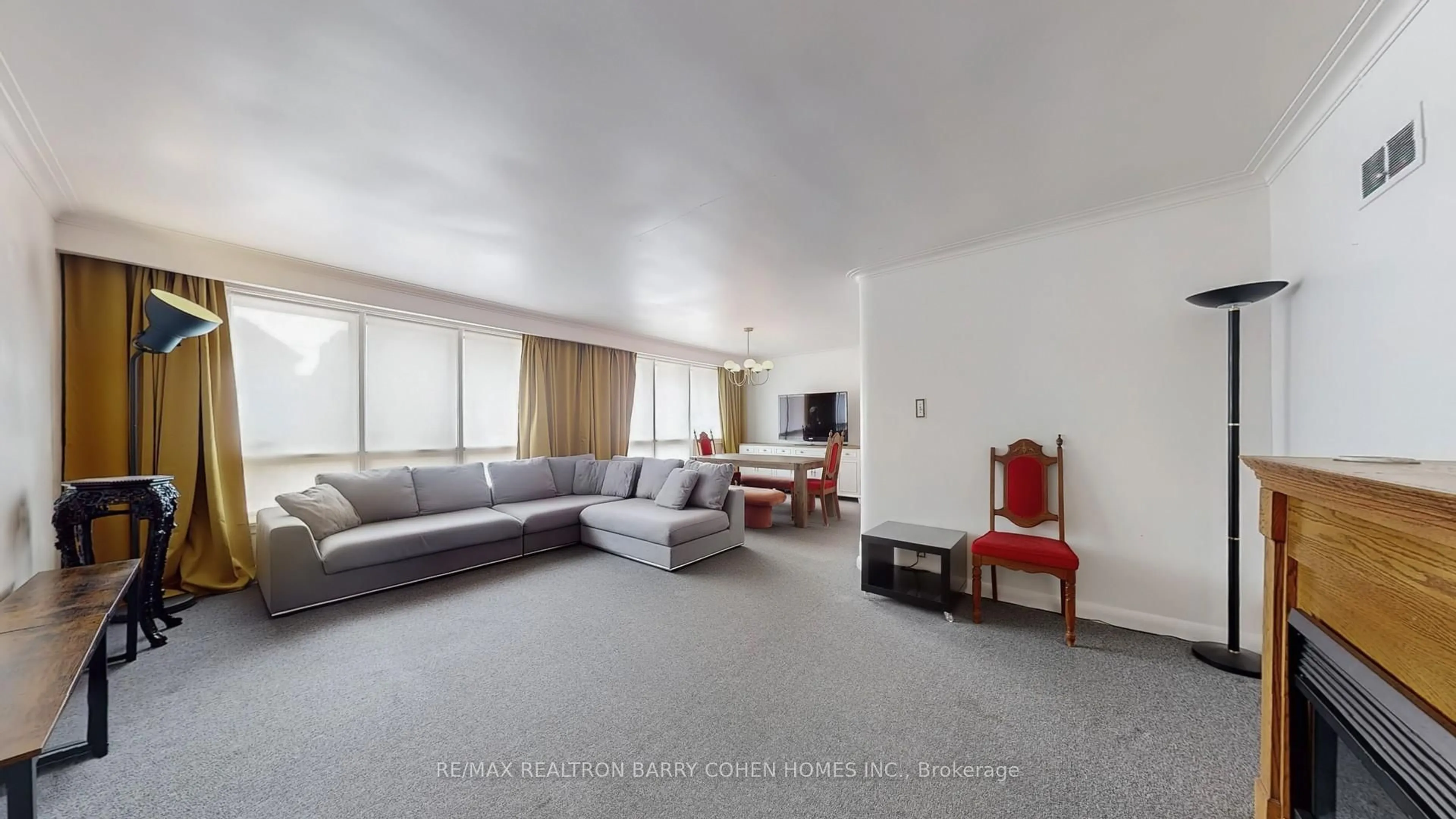 Living room with furniture, unknown for 174 Caribou Rd, Toronto Ontario M5N 2B6