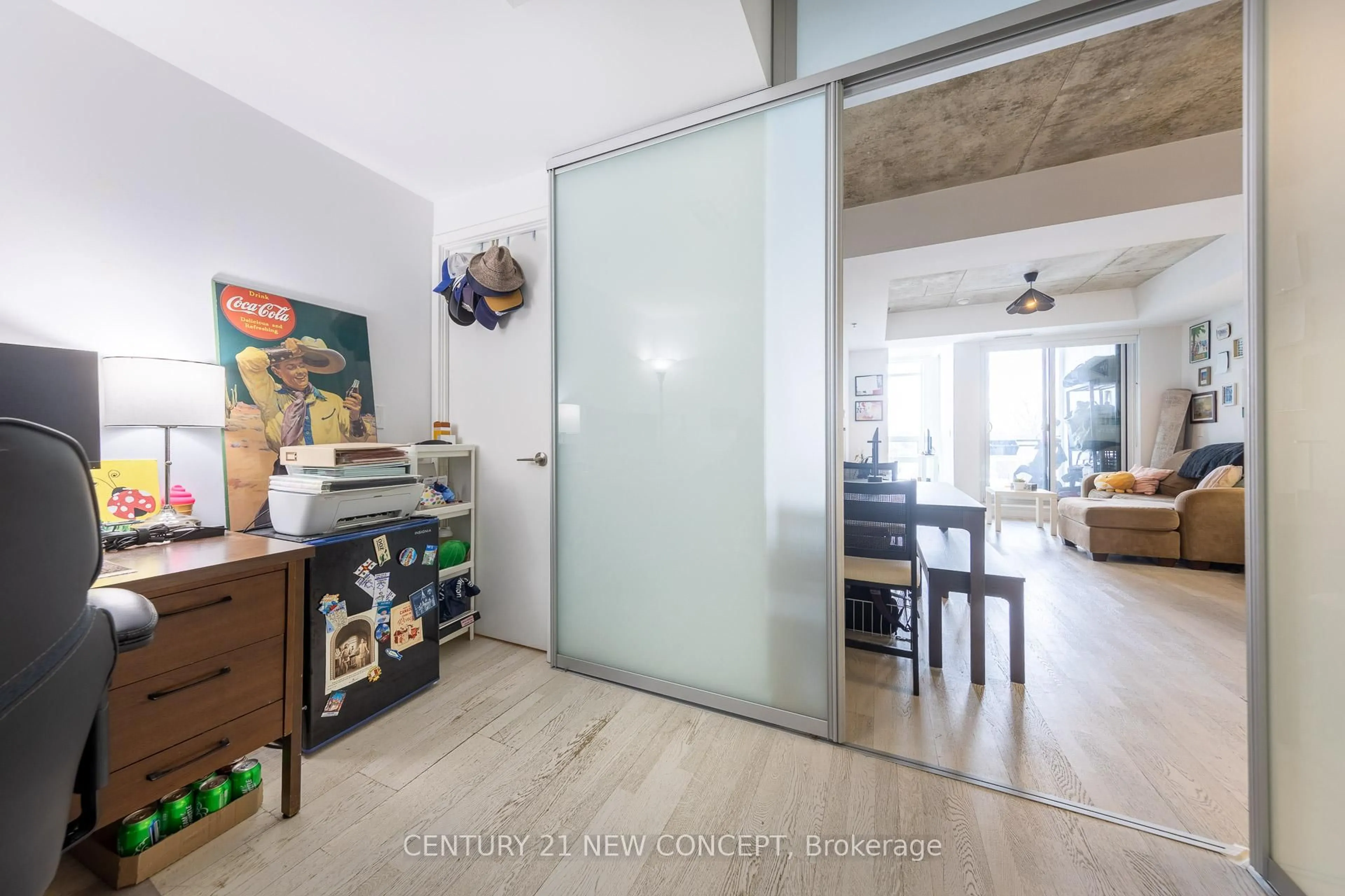 Indoor entryway for 20 Gladstone Ave #406, Toronto Ontario M6J 3K6