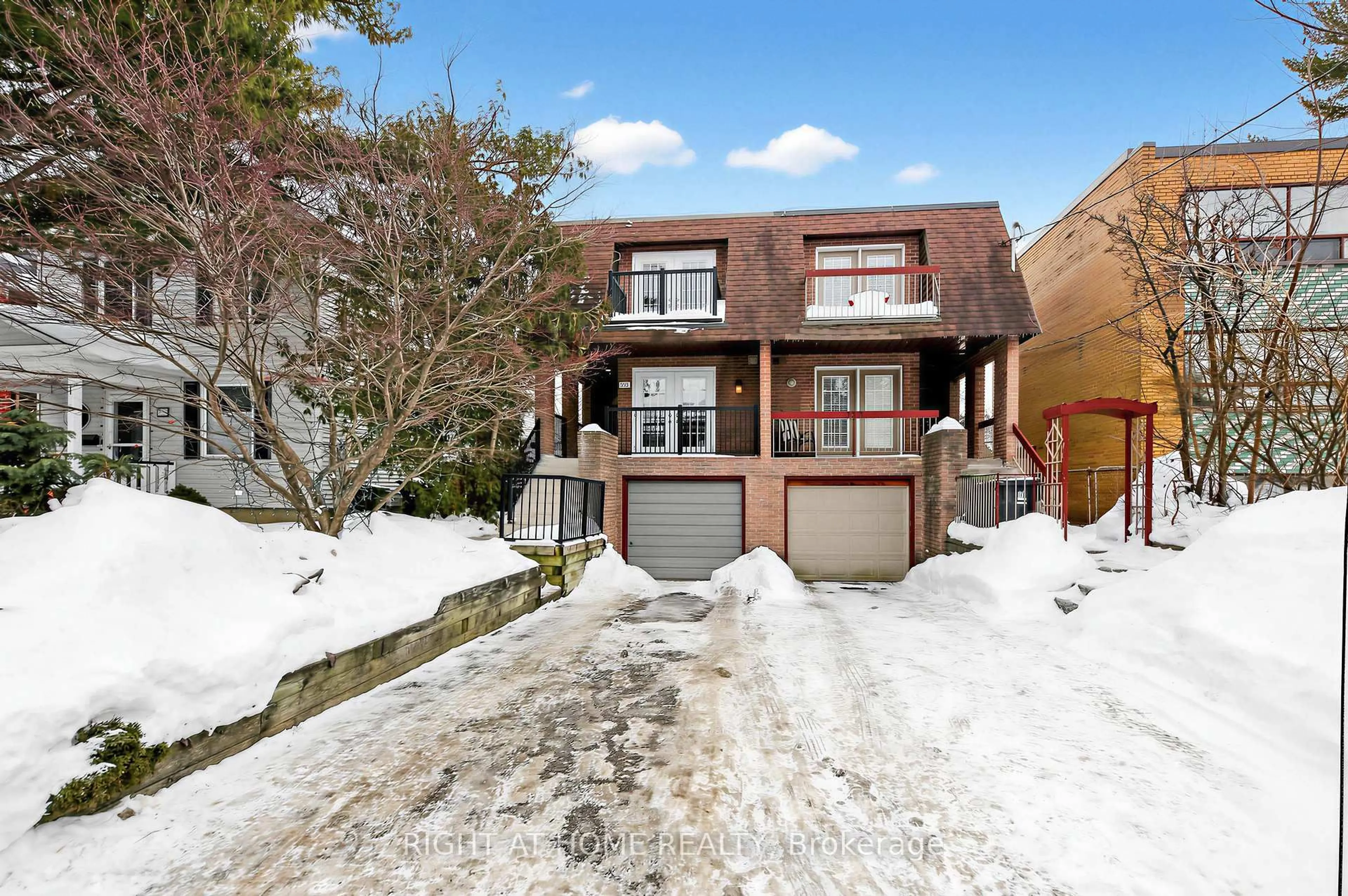 Unknown for 355 Davisville Ave, Toronto Ontario M4S 1H1