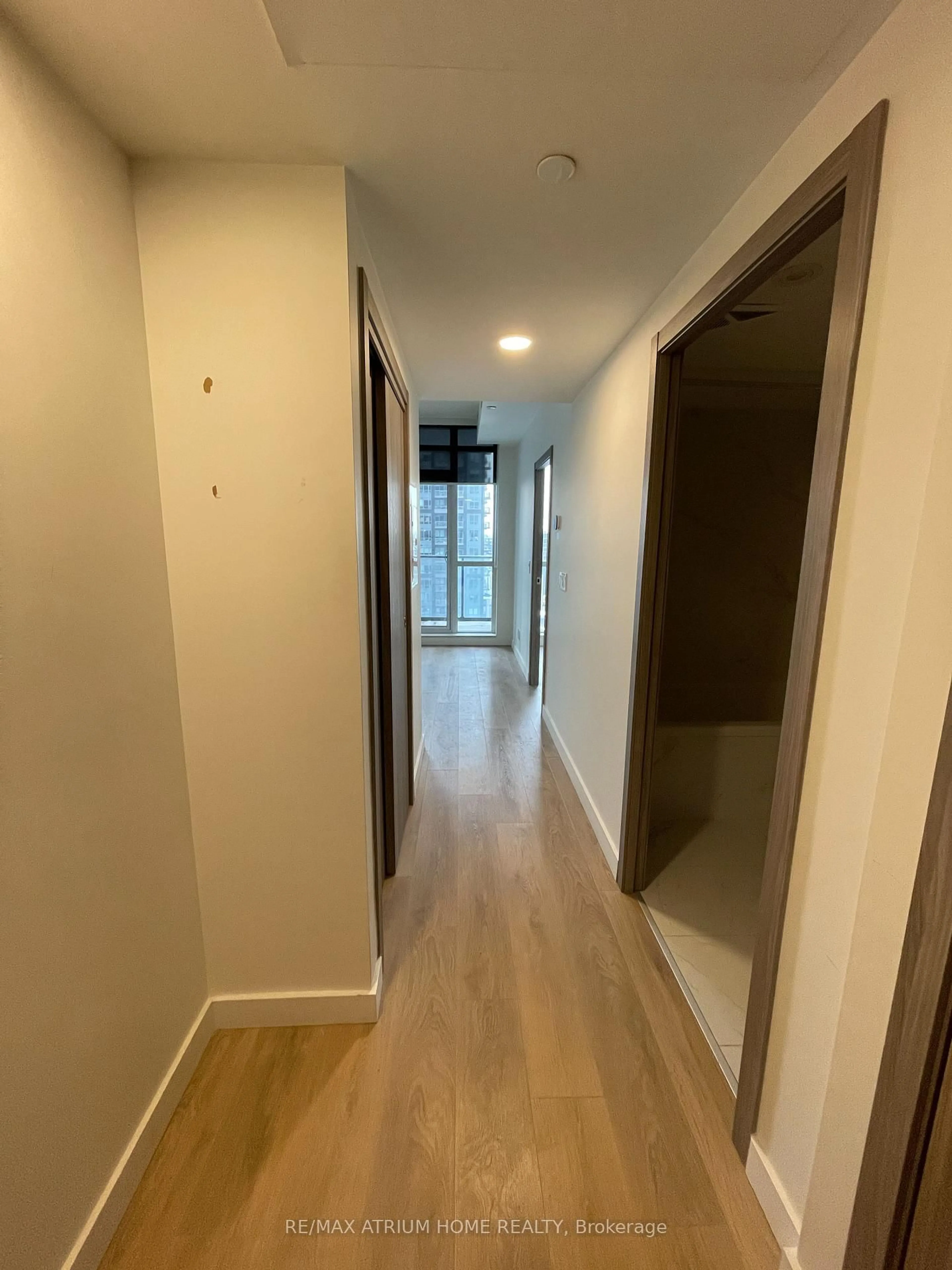Indoor foyer for 38 Widmer St #2208, Toronto Ontario M5V 2E9