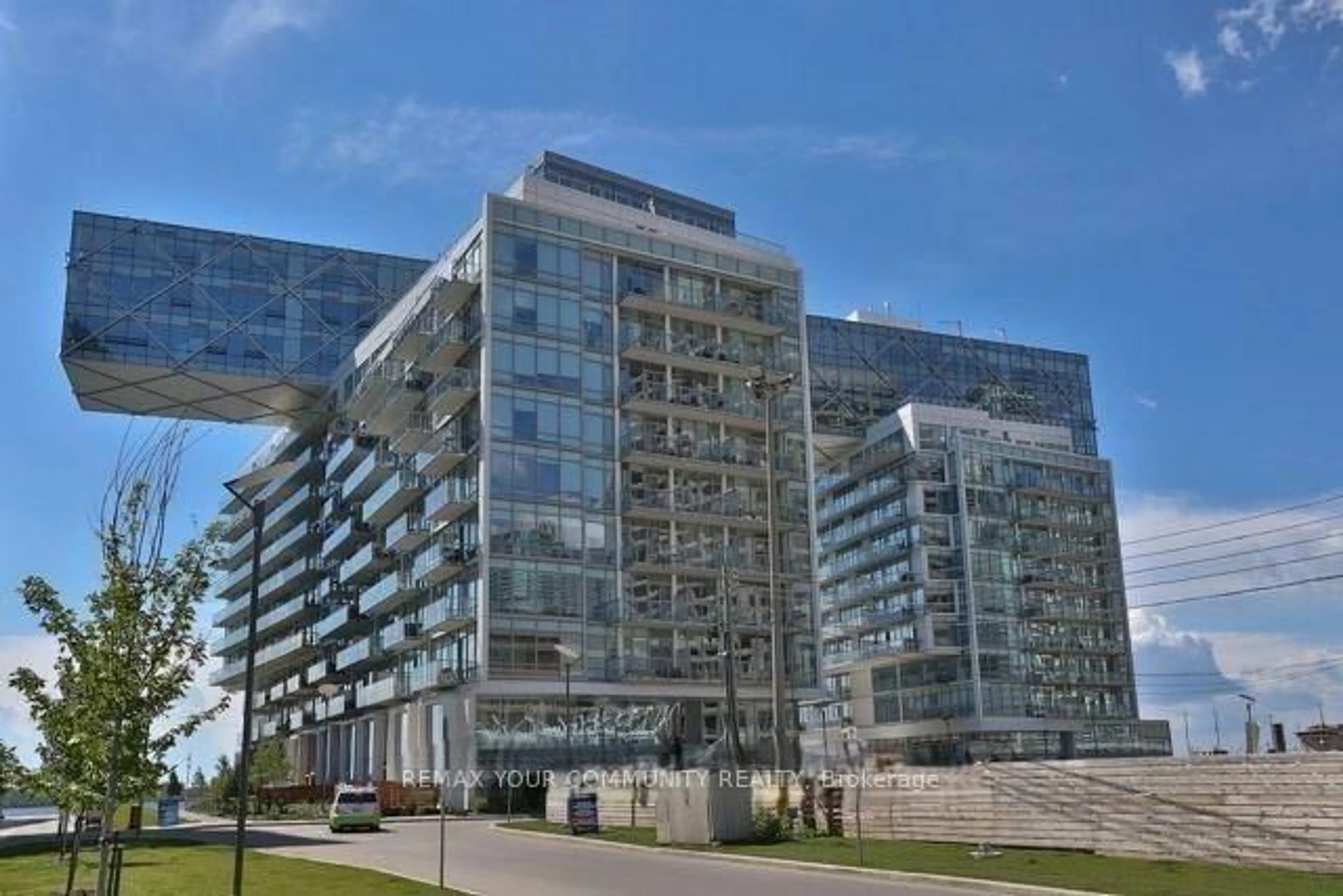Indoor foyer for 29 Queens Quay #918, Toronto Ontario M5E 0A4