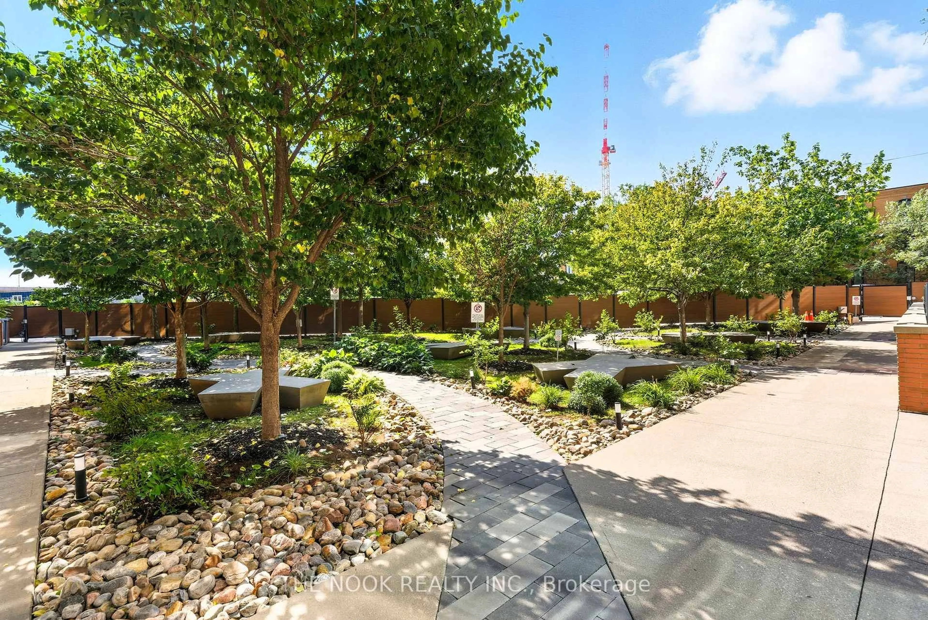 Patio, street for 5 Hanna Ave #309, Toronto Ontario M6K 0B3