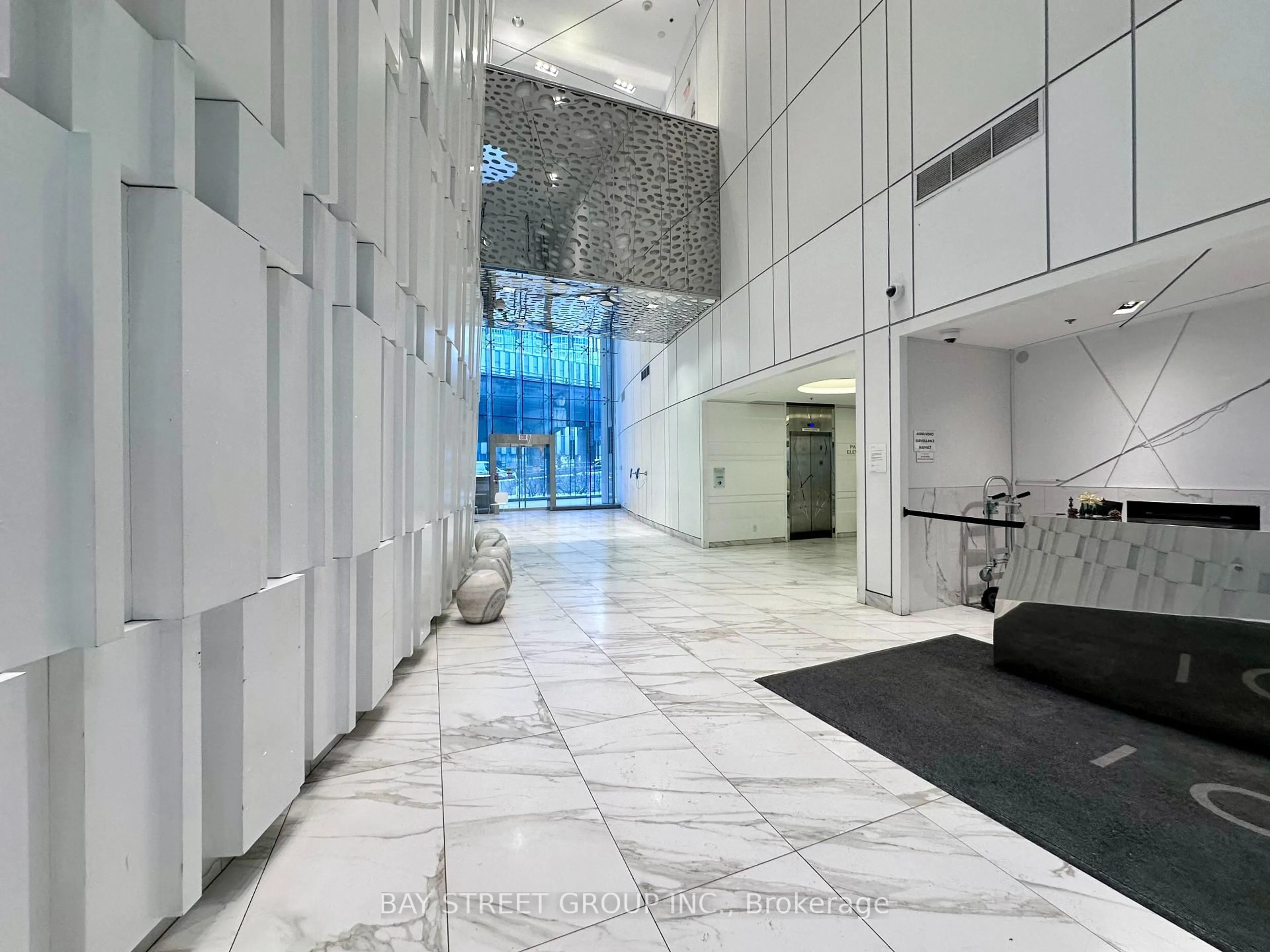 Lobby for 12 York St #3704, Toronto Ontario M5J 0A9