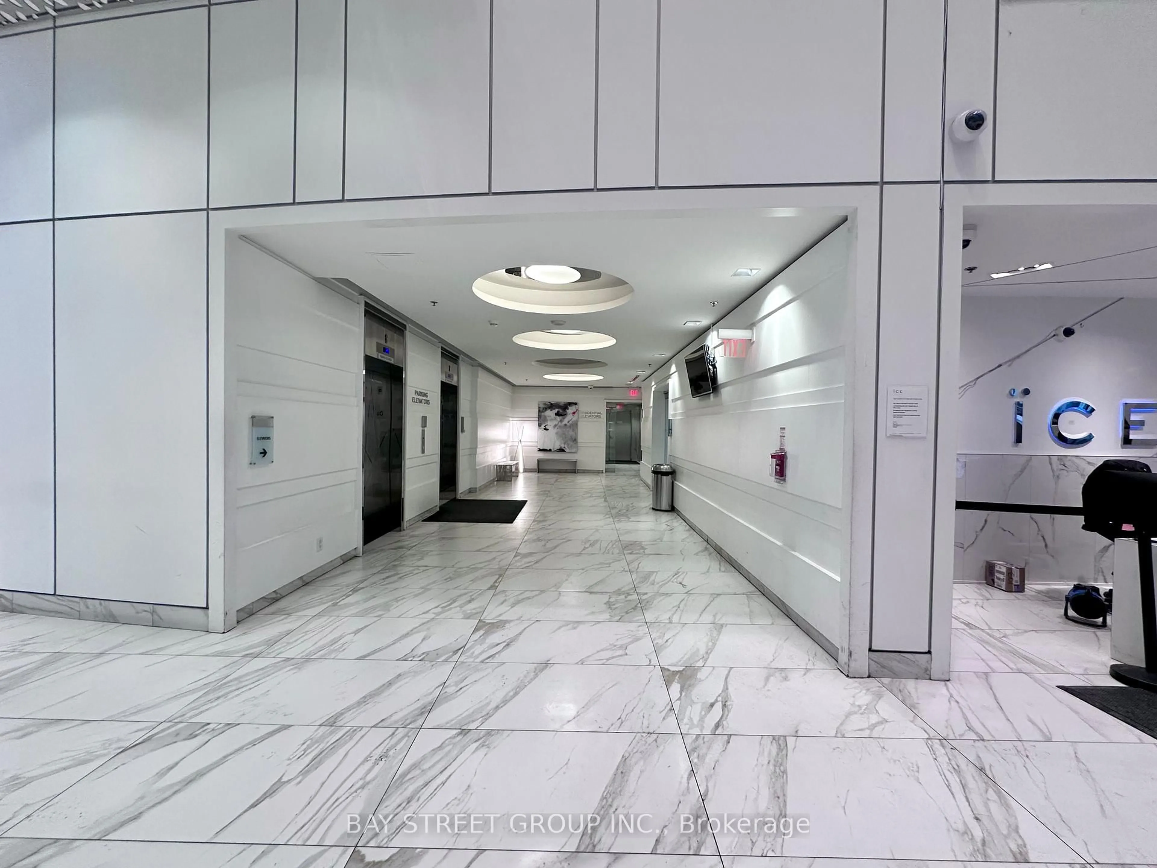 Indoor foyer for 12 York St #3704, Toronto Ontario M5J 0A9