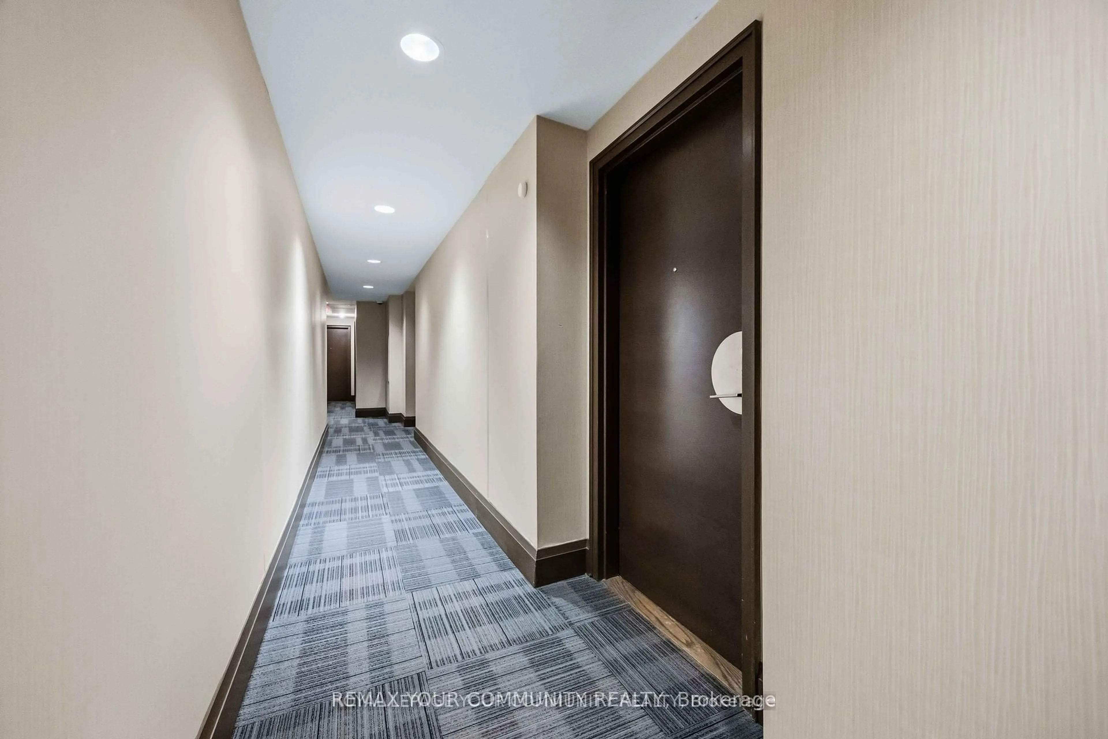 Indoor foyer for 222 Finch Ave #306, Toronto Ontario M2R 1M6