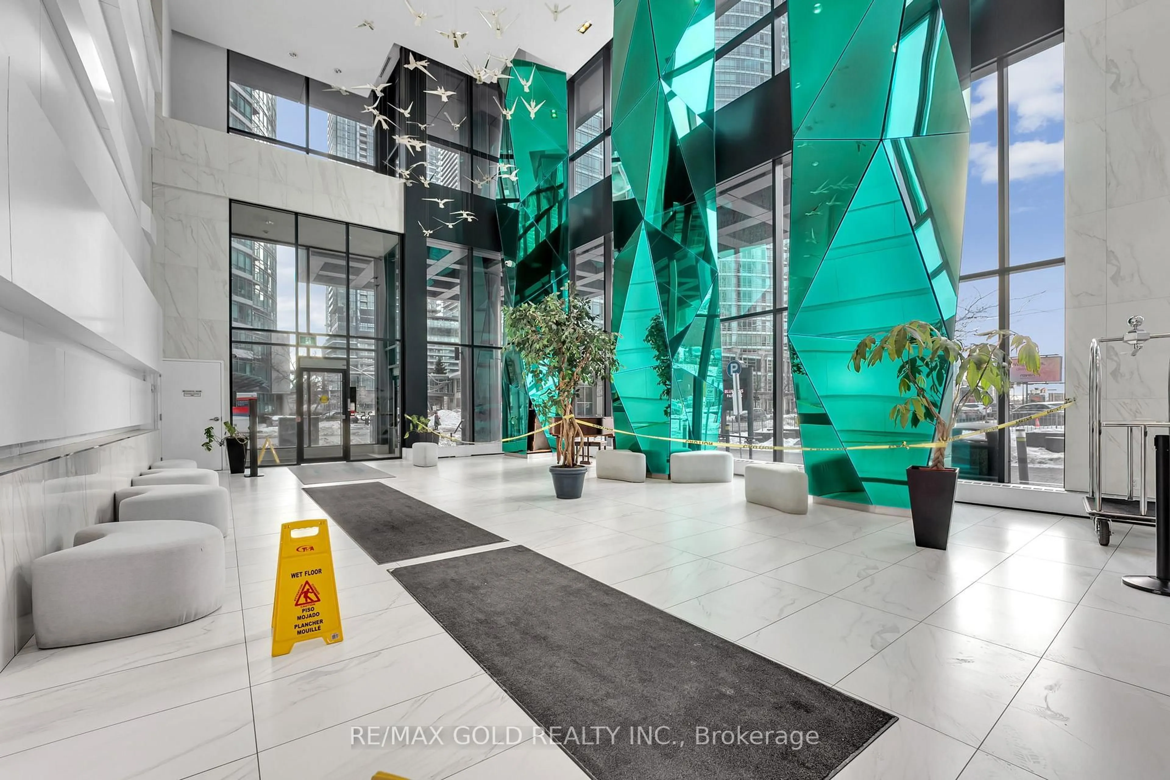 Indoor foyer for 352 Front St #710, Toronto Ontario M5V 1B5