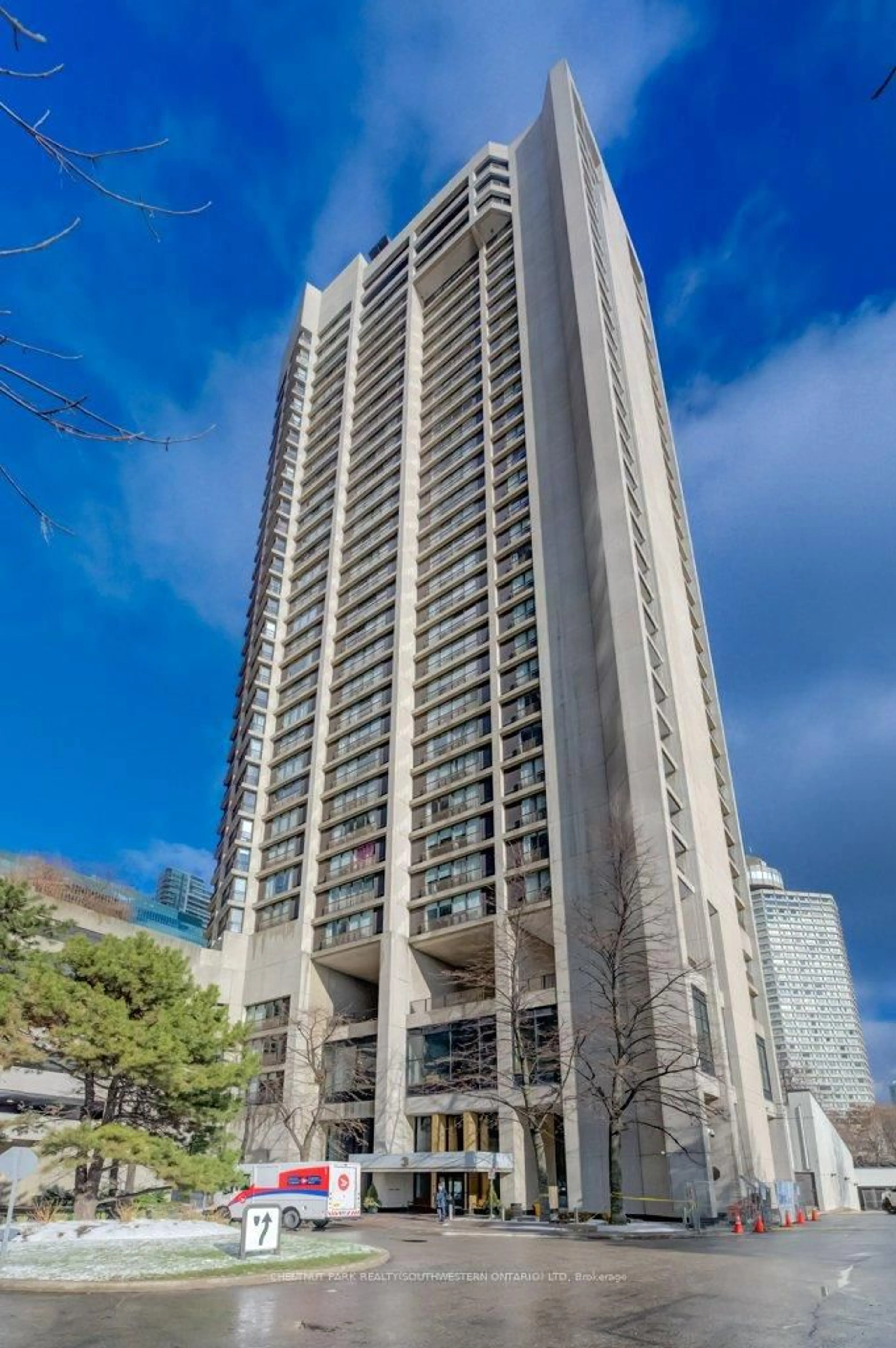 Unknown for 33 Harbour Sq #1017, Toronto Ontario M5J 2G2