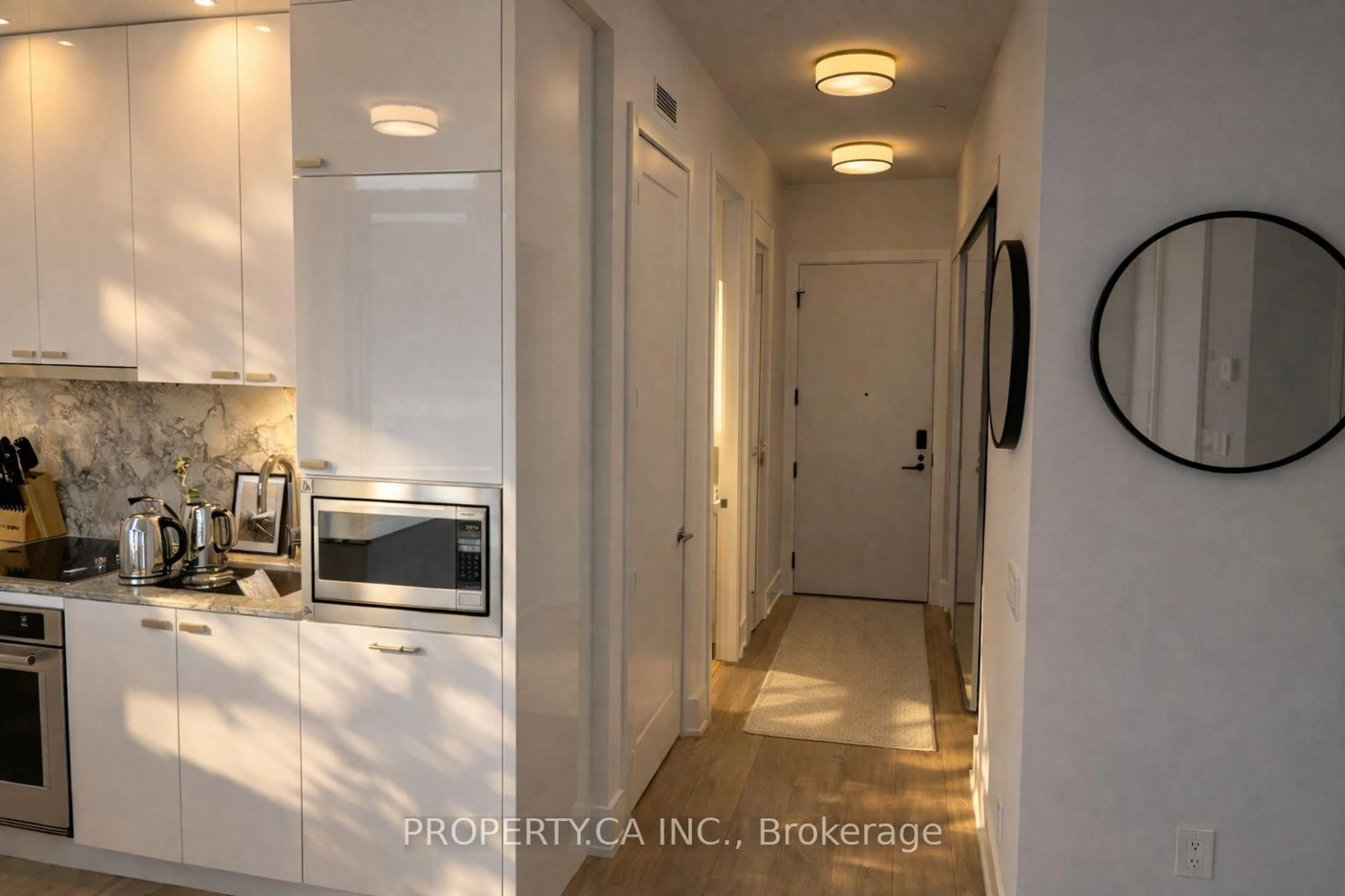 Indoor entryway for 115 Denison Ave #GPH19, Toronto Ontario M5T 2N1