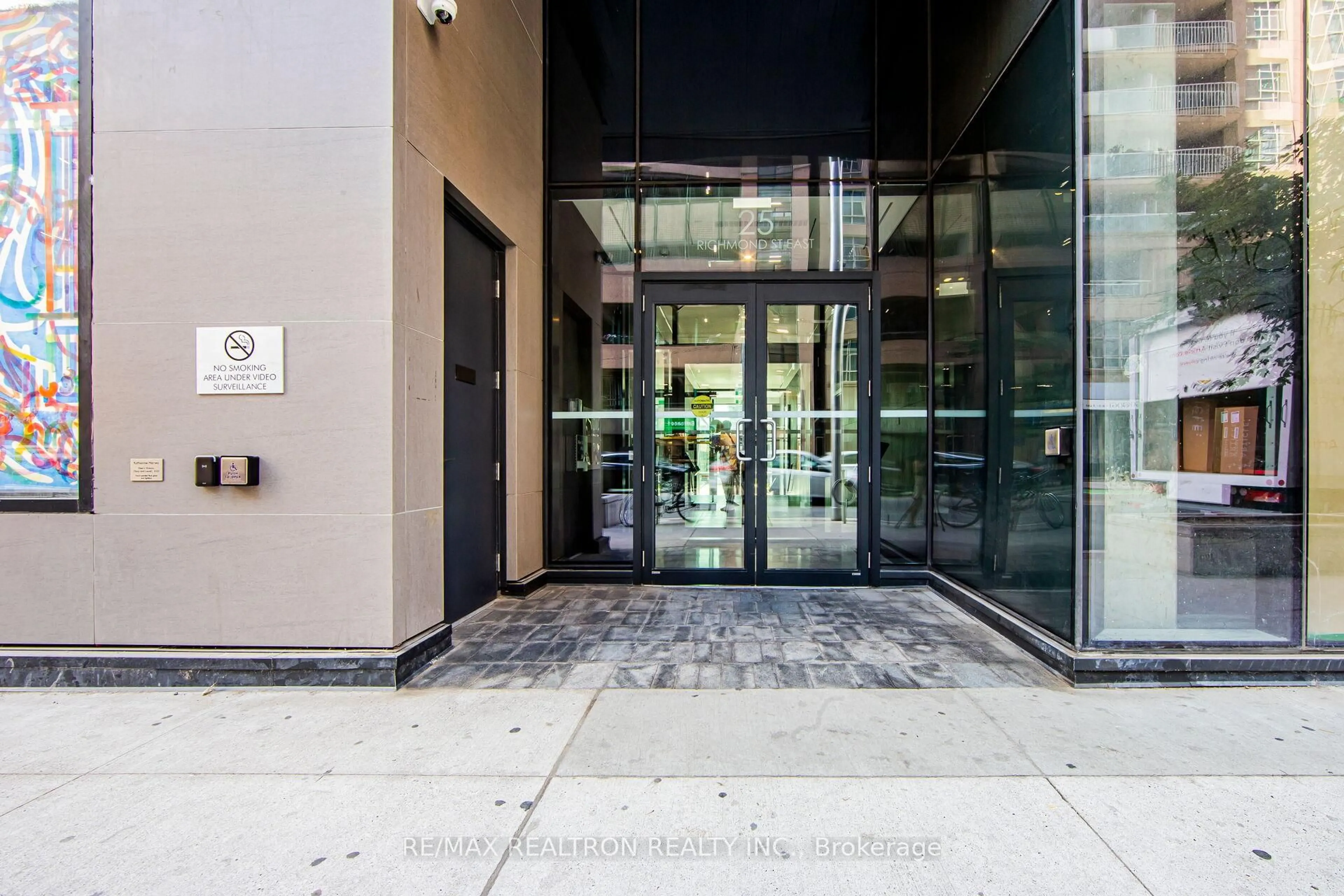 Indoor foyer for 25 Richmond St #3216, Toronto Ontario M5C 0A6