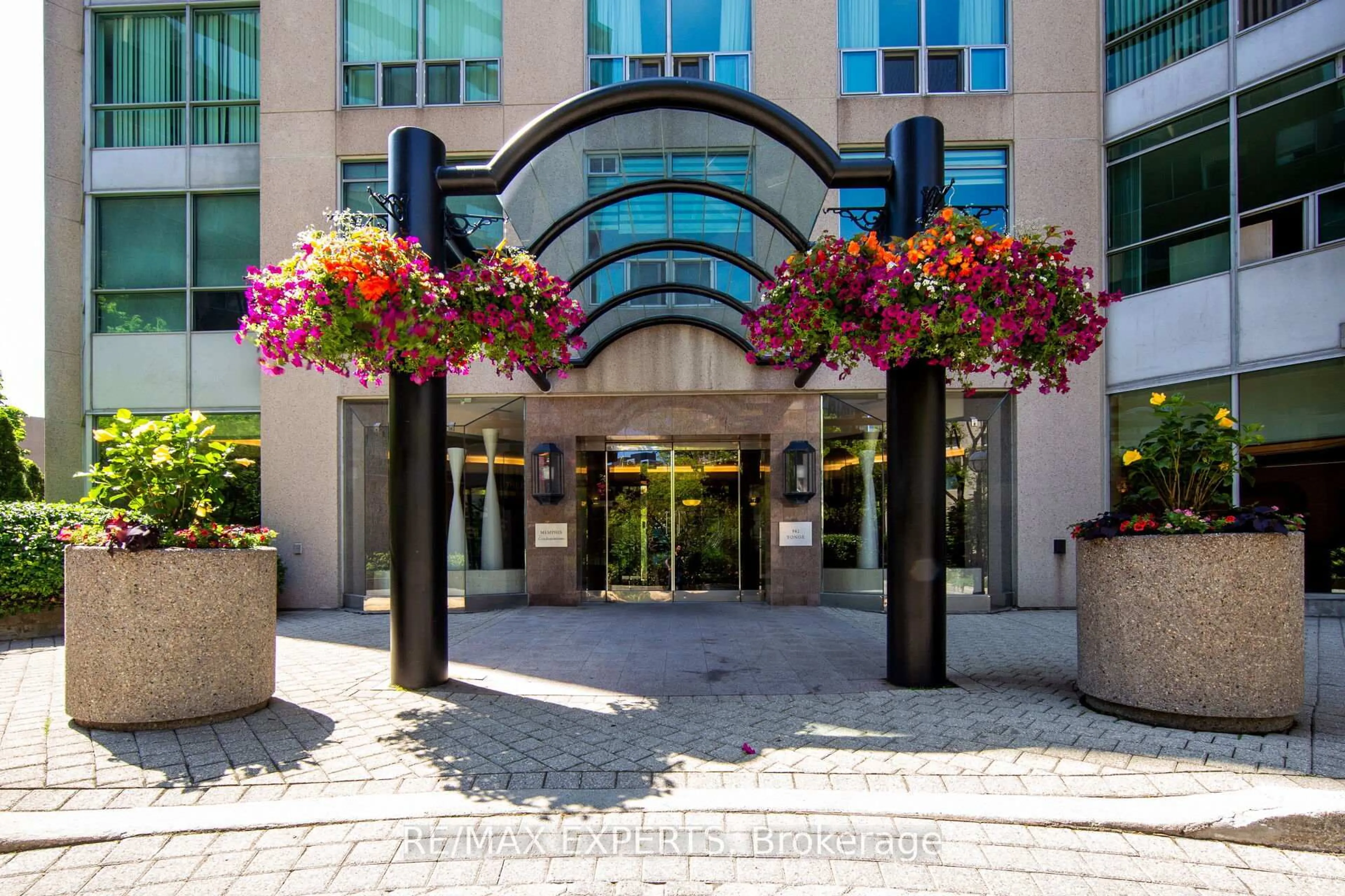 Unknown for 942 Yonge St #1006, Toronto Ontario M4W 3S8