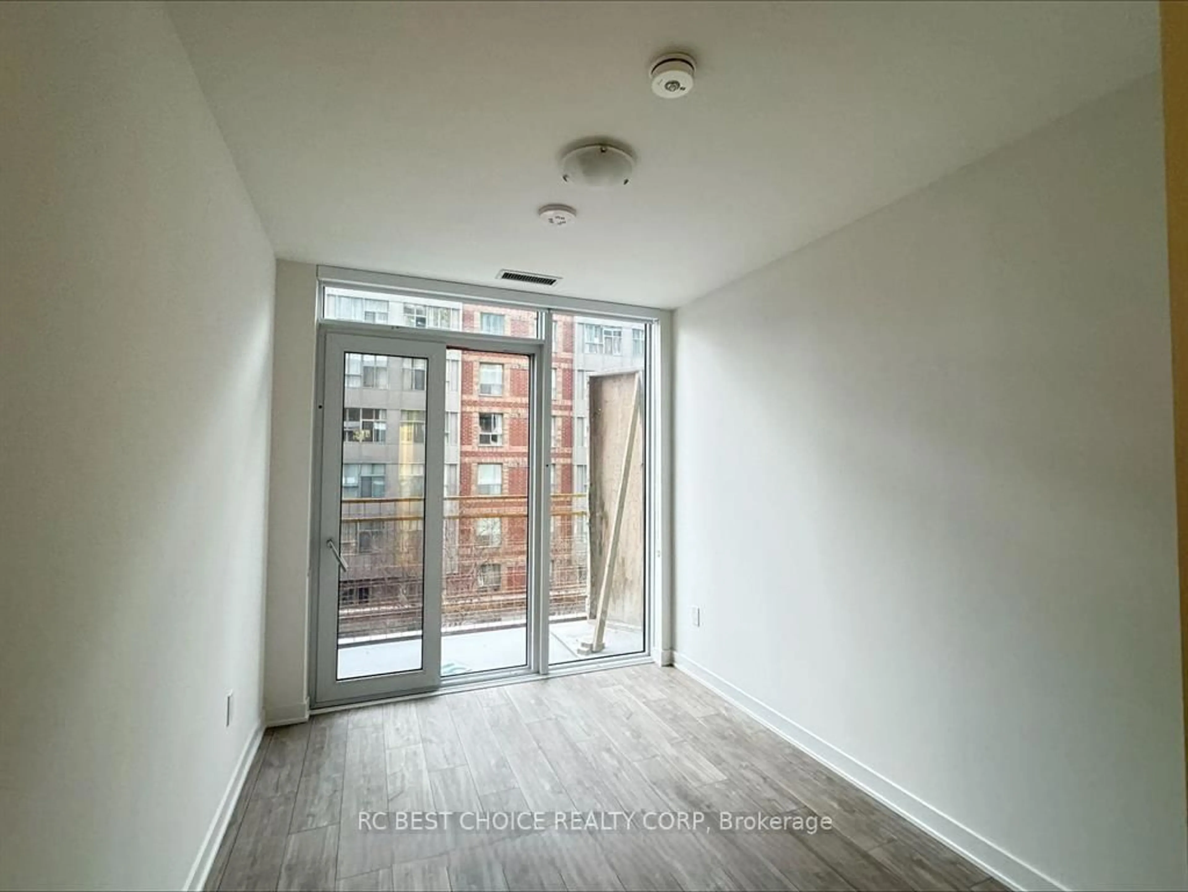 A pic of a room for 70 Princess St #410 E, Toronto Ontario M5A 0X6