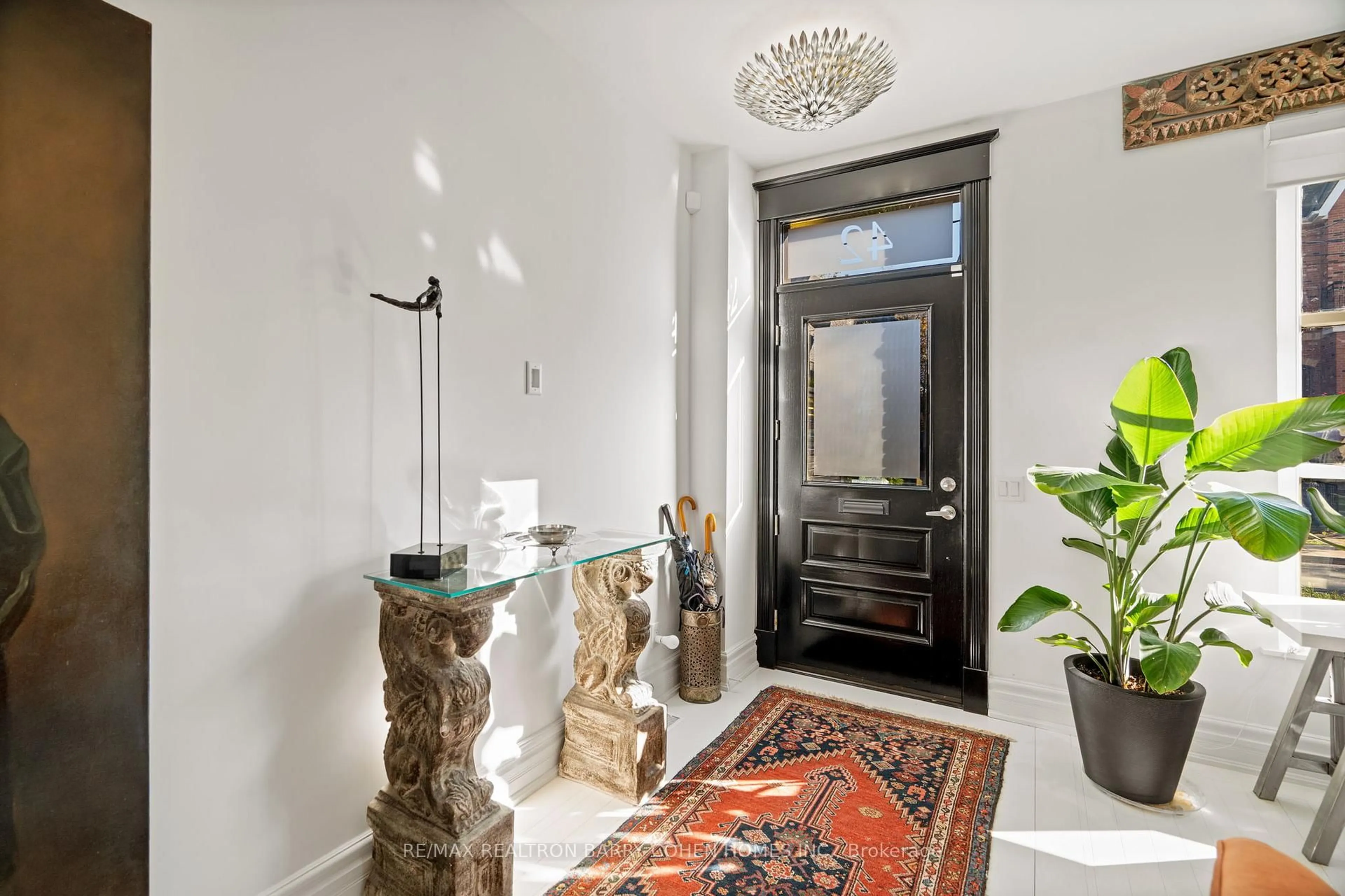 Indoor entryway for 42 Berryman St, Toronto Ontario M5R 1M6