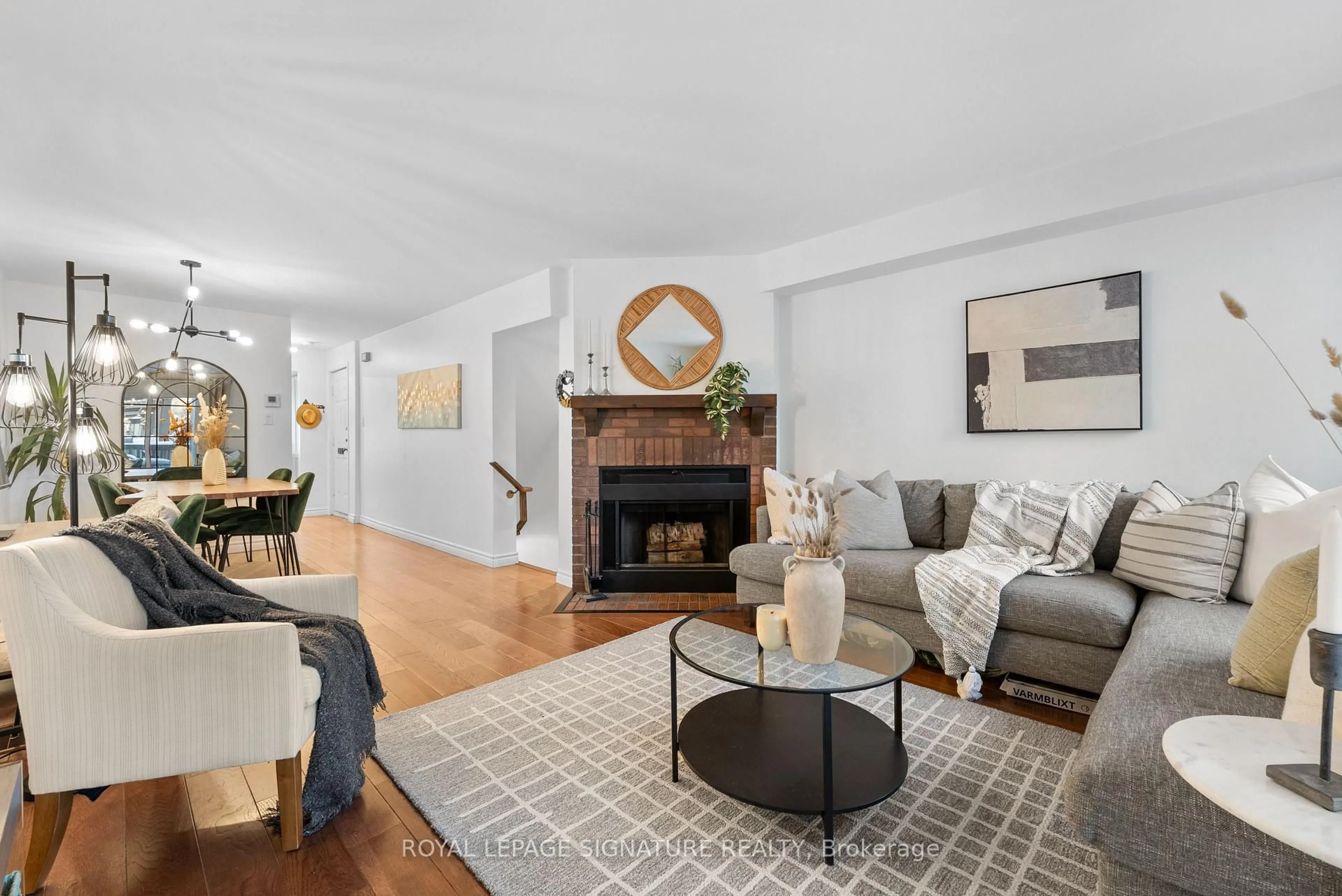 Living room with furniture, unknown for 32 Massey St #D, Toronto Ontario M6J 3W4