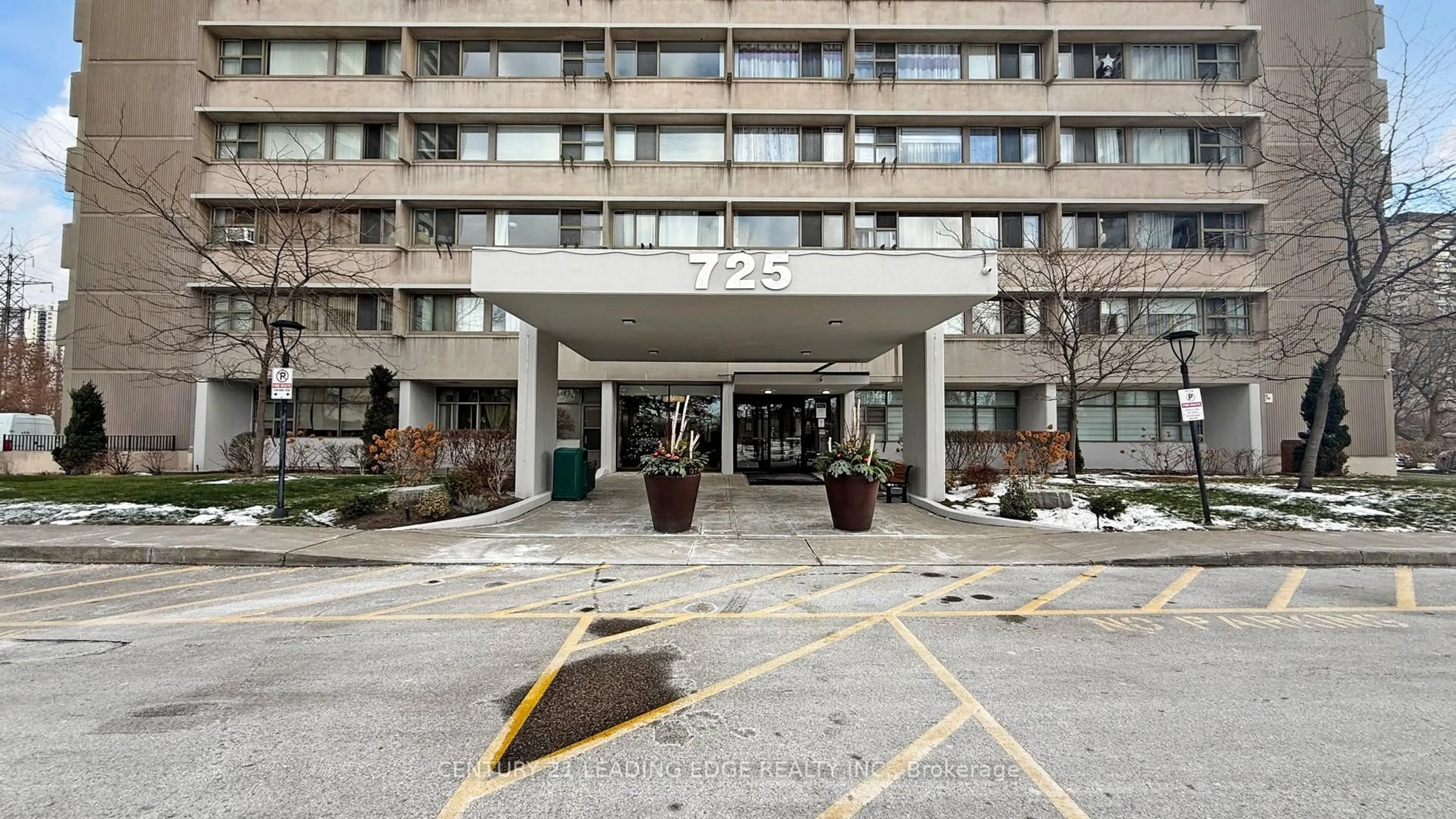 Indoor foyer for 725 Don Mills Rd #2507, Toronto Ontario M3C 1S8
