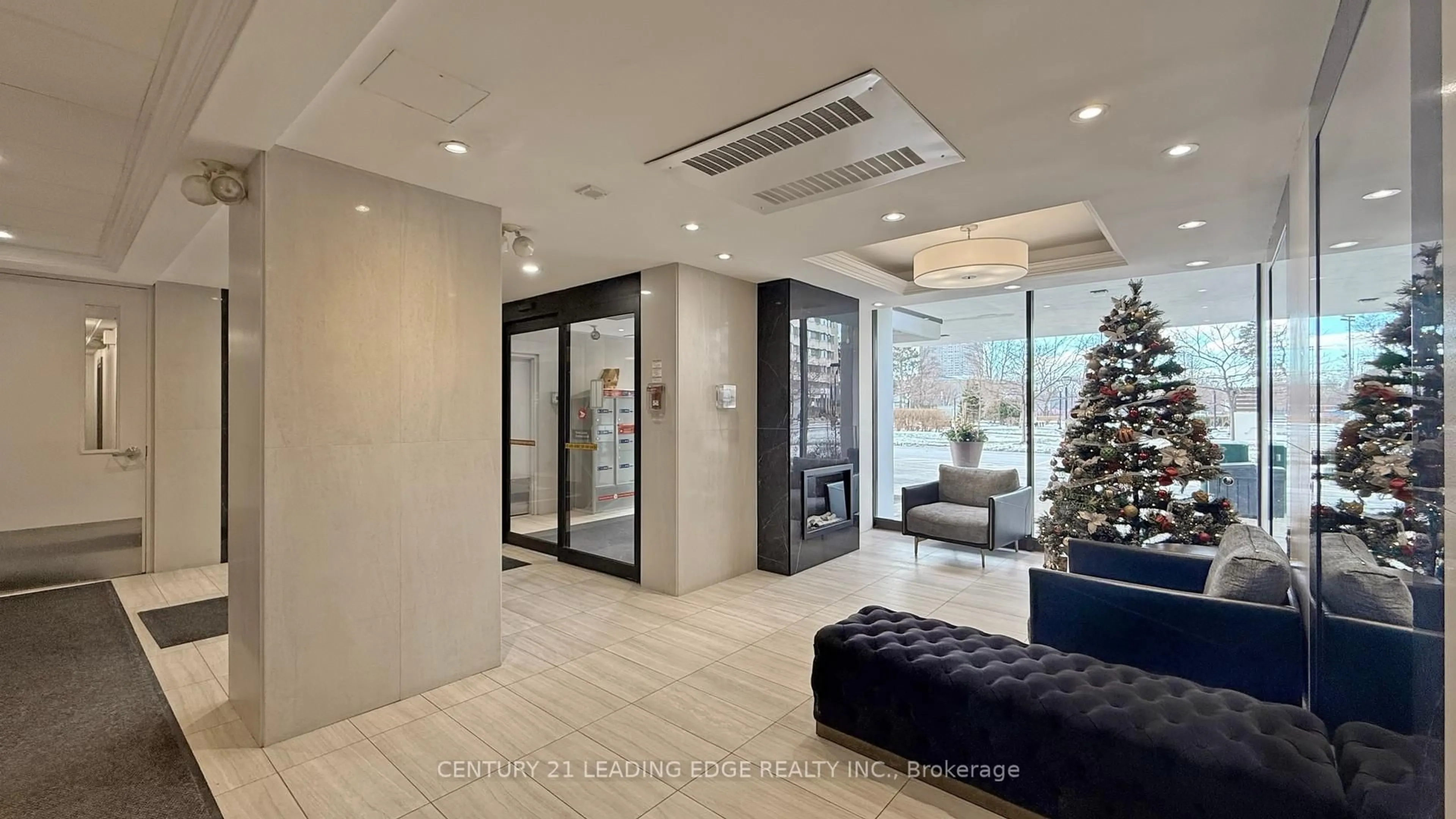 Indoor foyer for 725 Don Mills Rd #2507, Toronto Ontario M3C 1S8