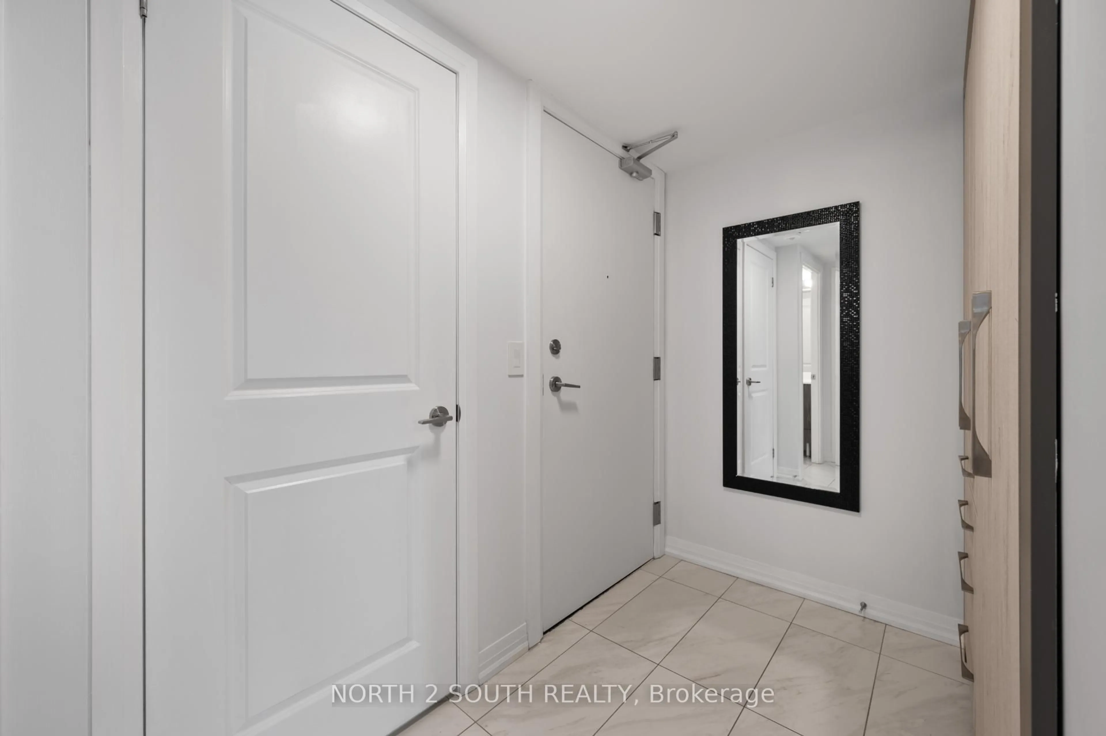 Indoor entryway for 741 Sheppard Ave #514, Toronto Ontario M3H 0C9