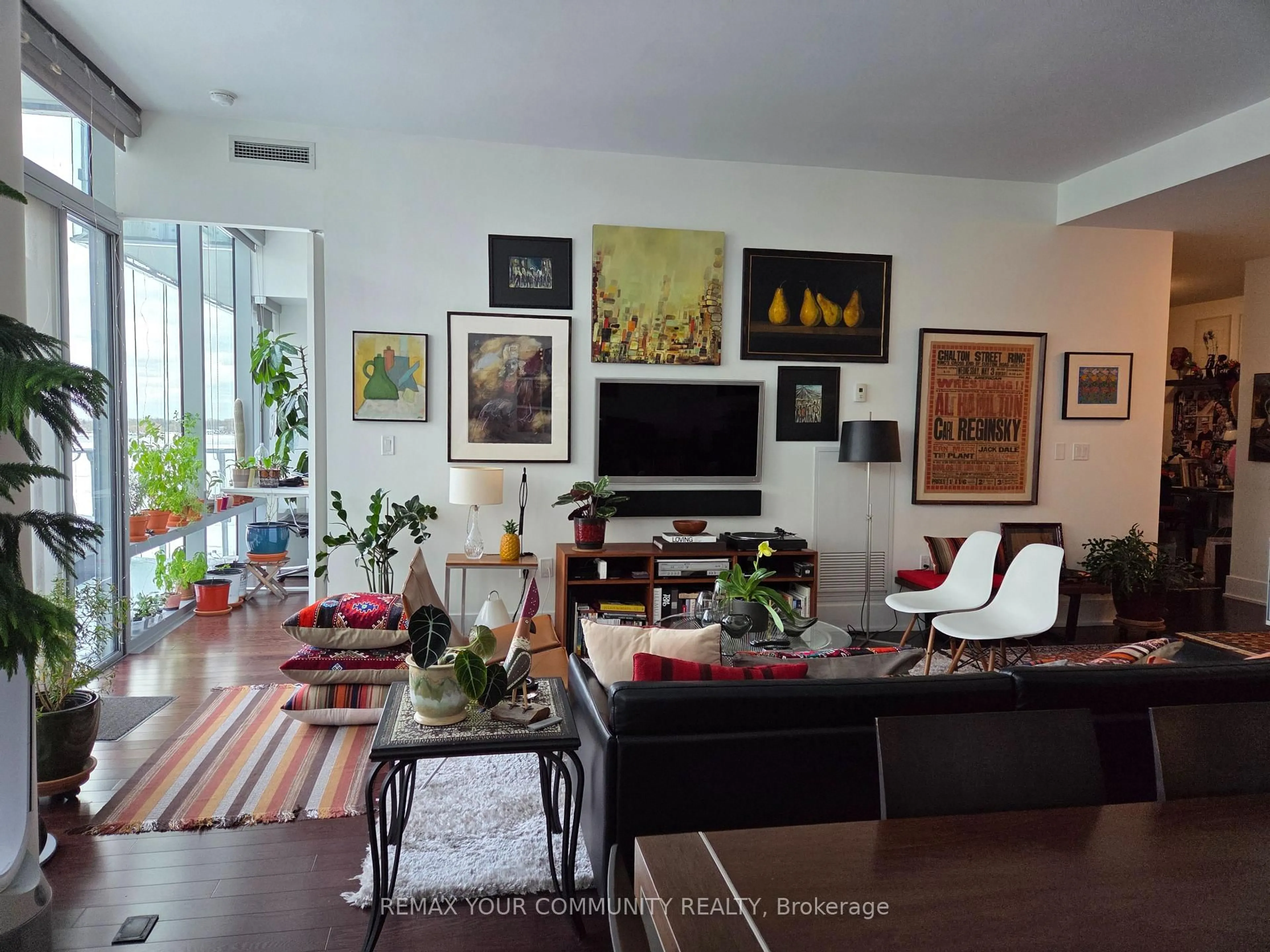 Living room with furniture, unknown for 39 Queens Quay #815, Toronto Ontario M5E 0A5