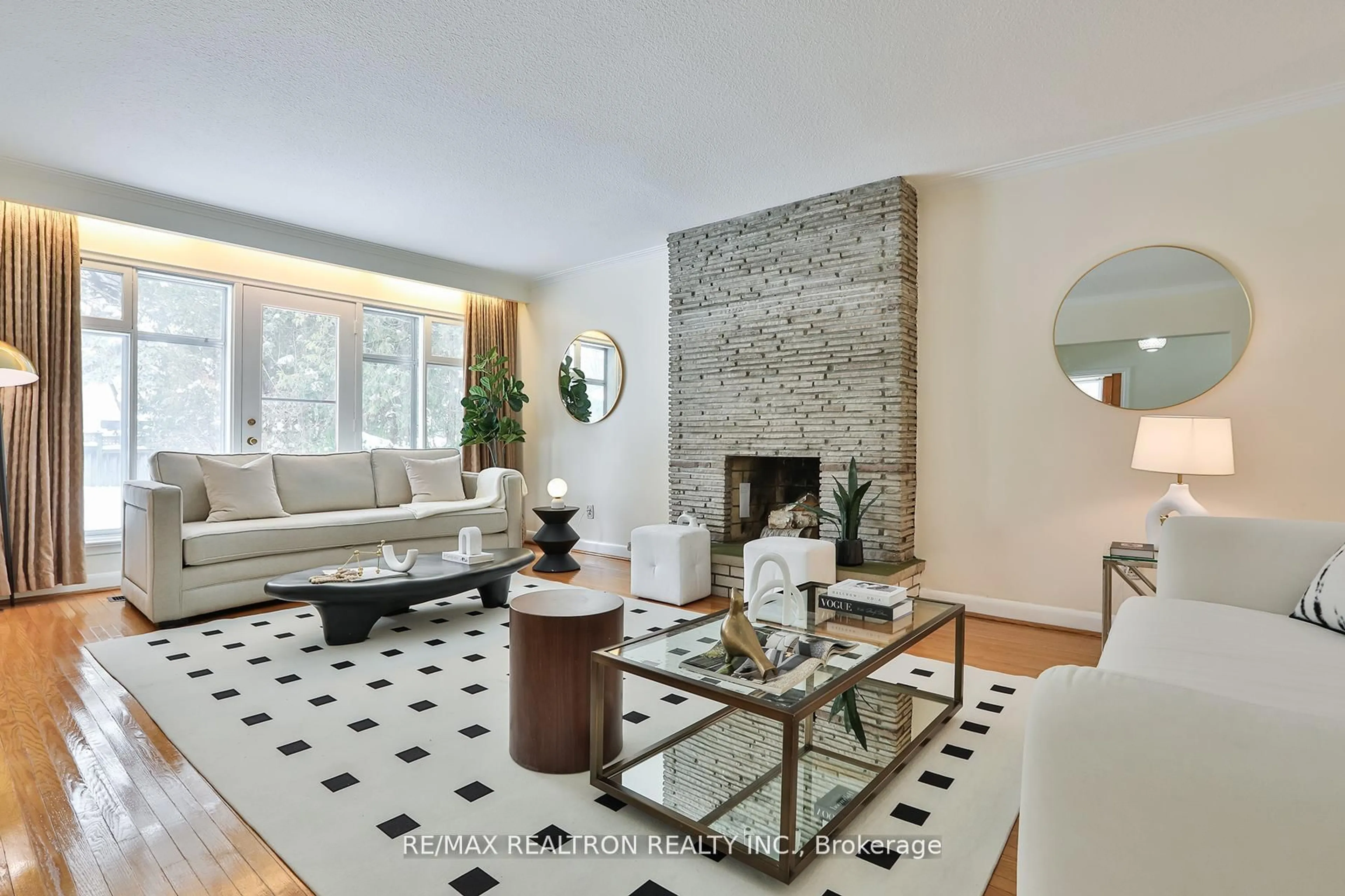 Living room with furniture, ceramic/tile floor for 12 Feldbar Crt, Toronto Ontario M2N 4P8