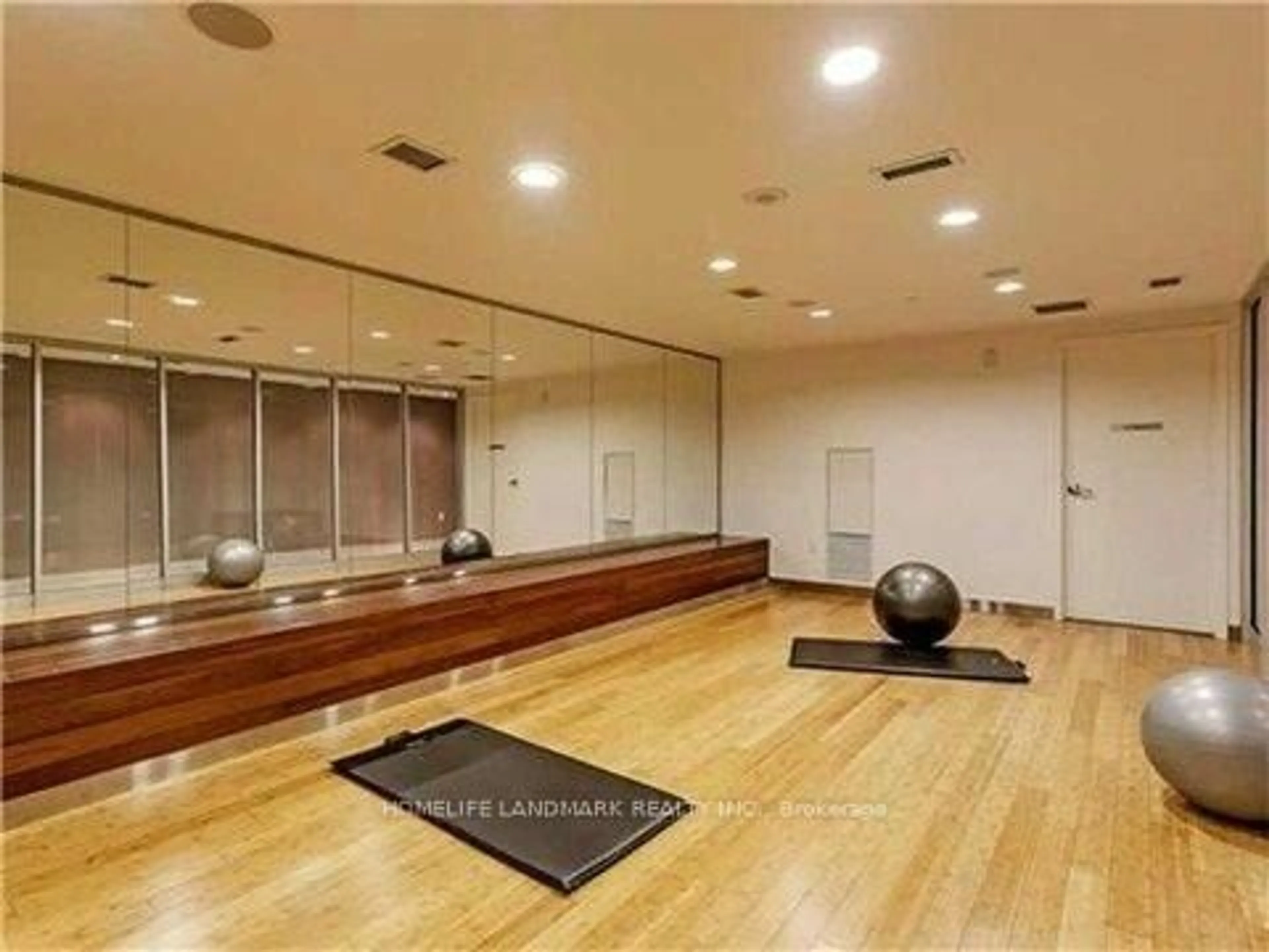 Gym or fitness room for 26 Capreol Crt #G17, Toronto Ontario M5V 4A3