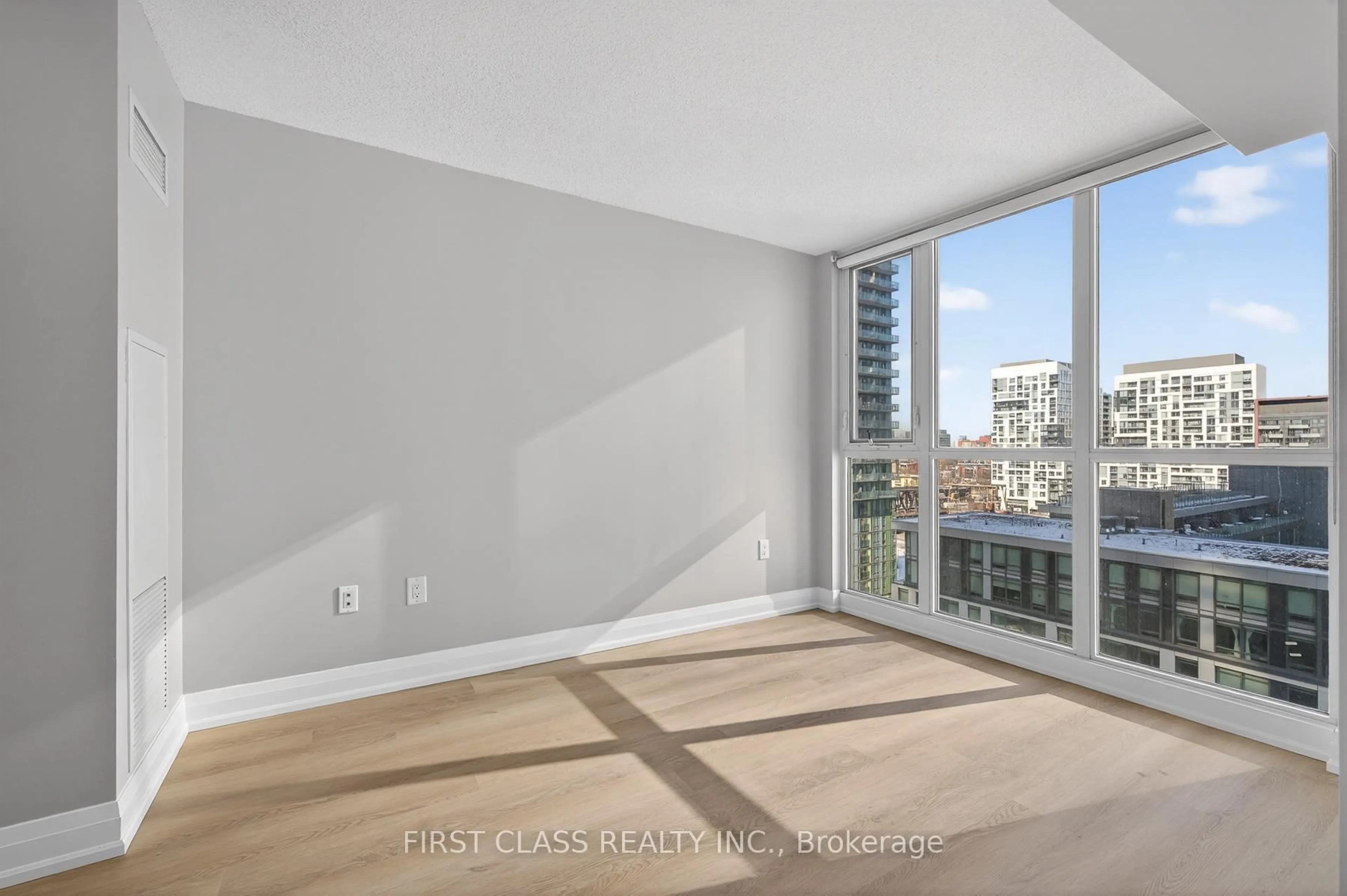 A pic of a room for 85 Queens Wharf Rd #1212, Toronto Ontario M5V 0J9