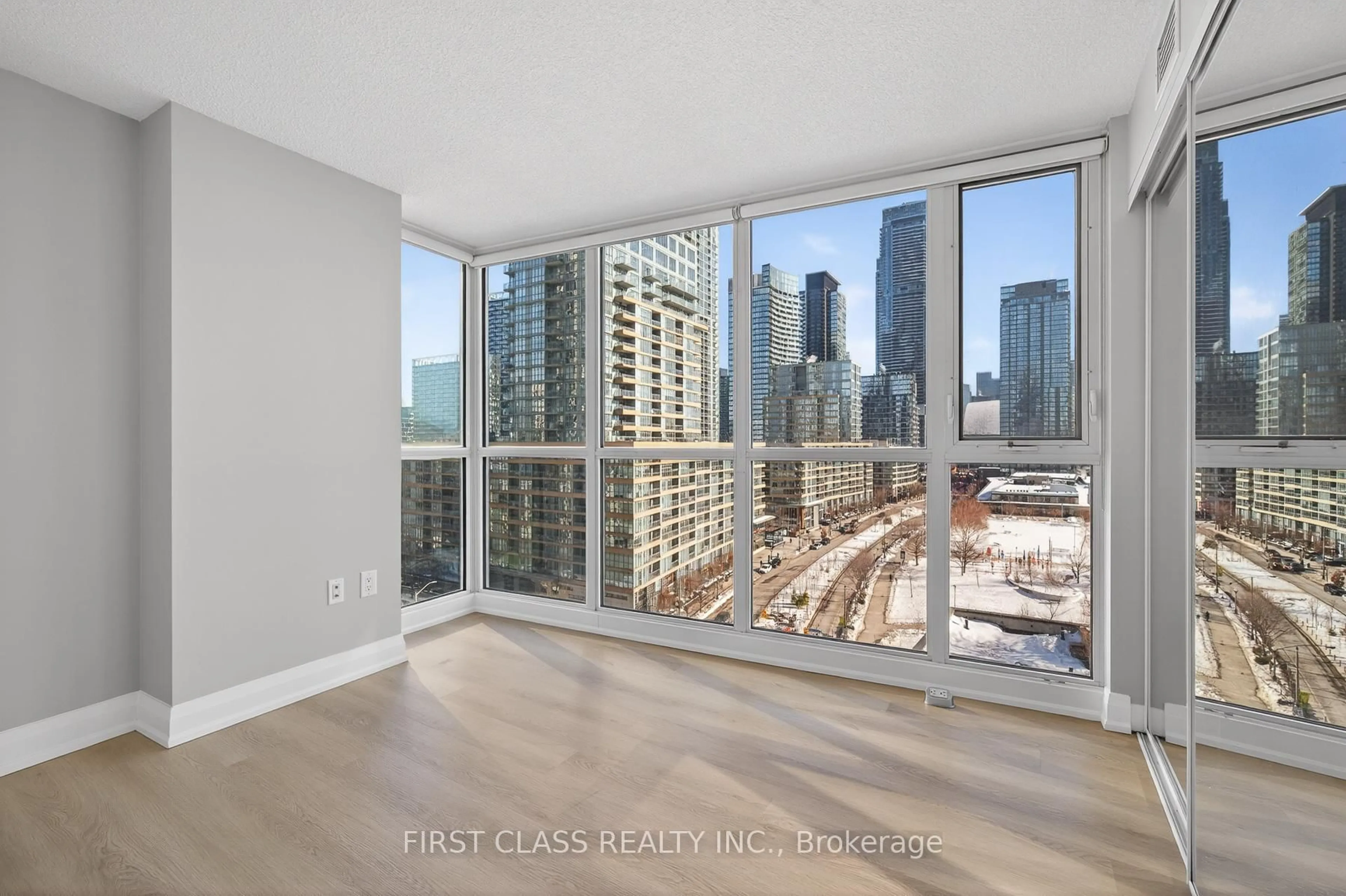 A pic of a room for 85 Queens Wharf Rd #1212, Toronto Ontario M5V 0J9