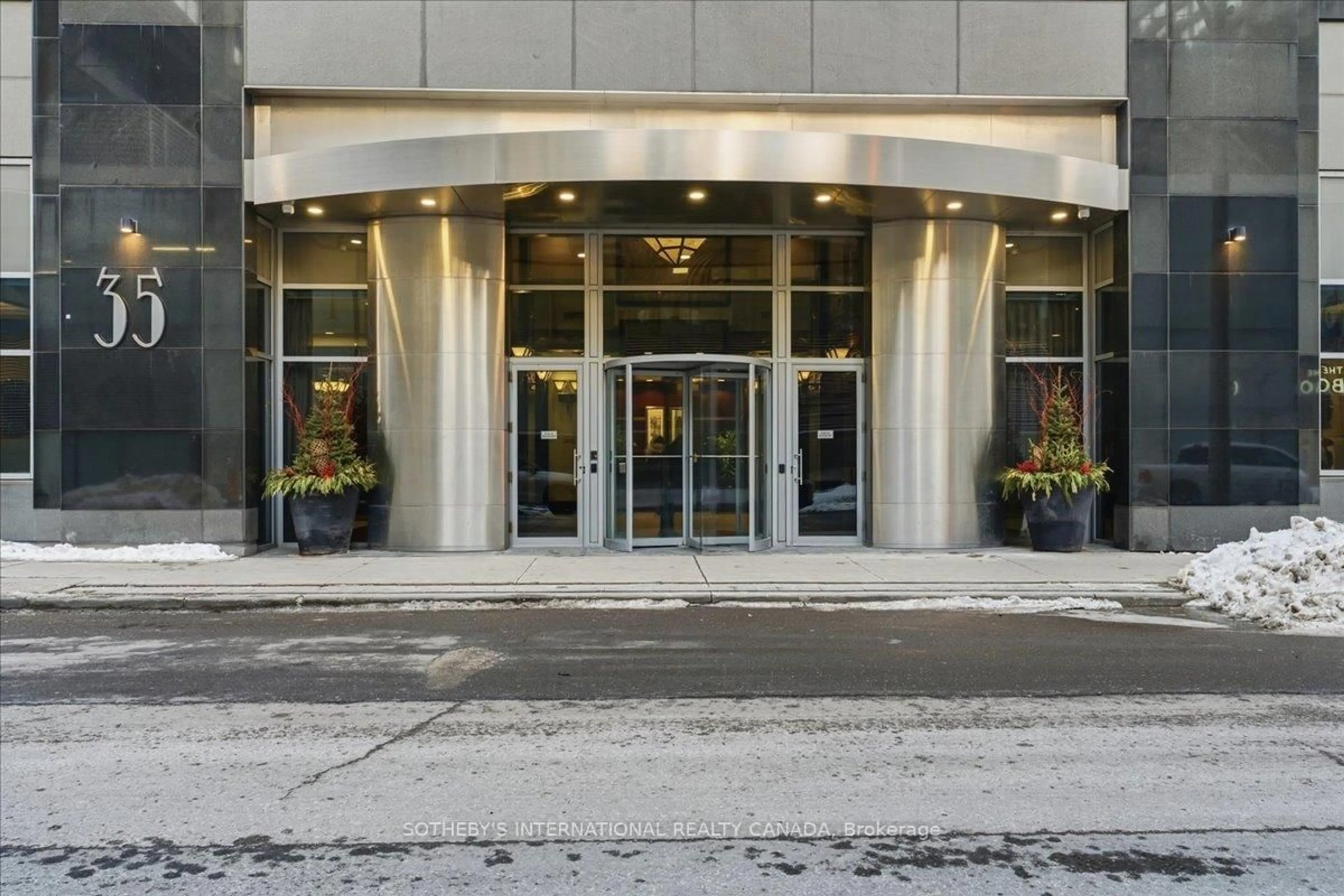 Lobby for 35 Balmuto St #1502, Toronto Ontario M4Y 0A3